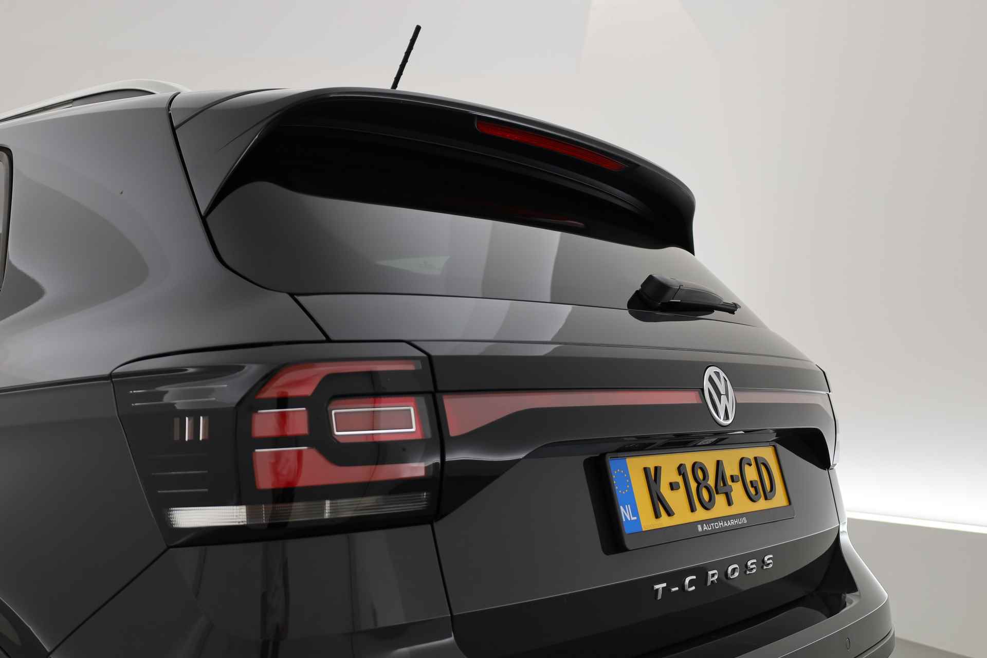 Volkswagen T-Cross 1.0 TSI Style DSG | Navi | PDC V+A | Stoelver. | Cruise | 17" | - 30/31