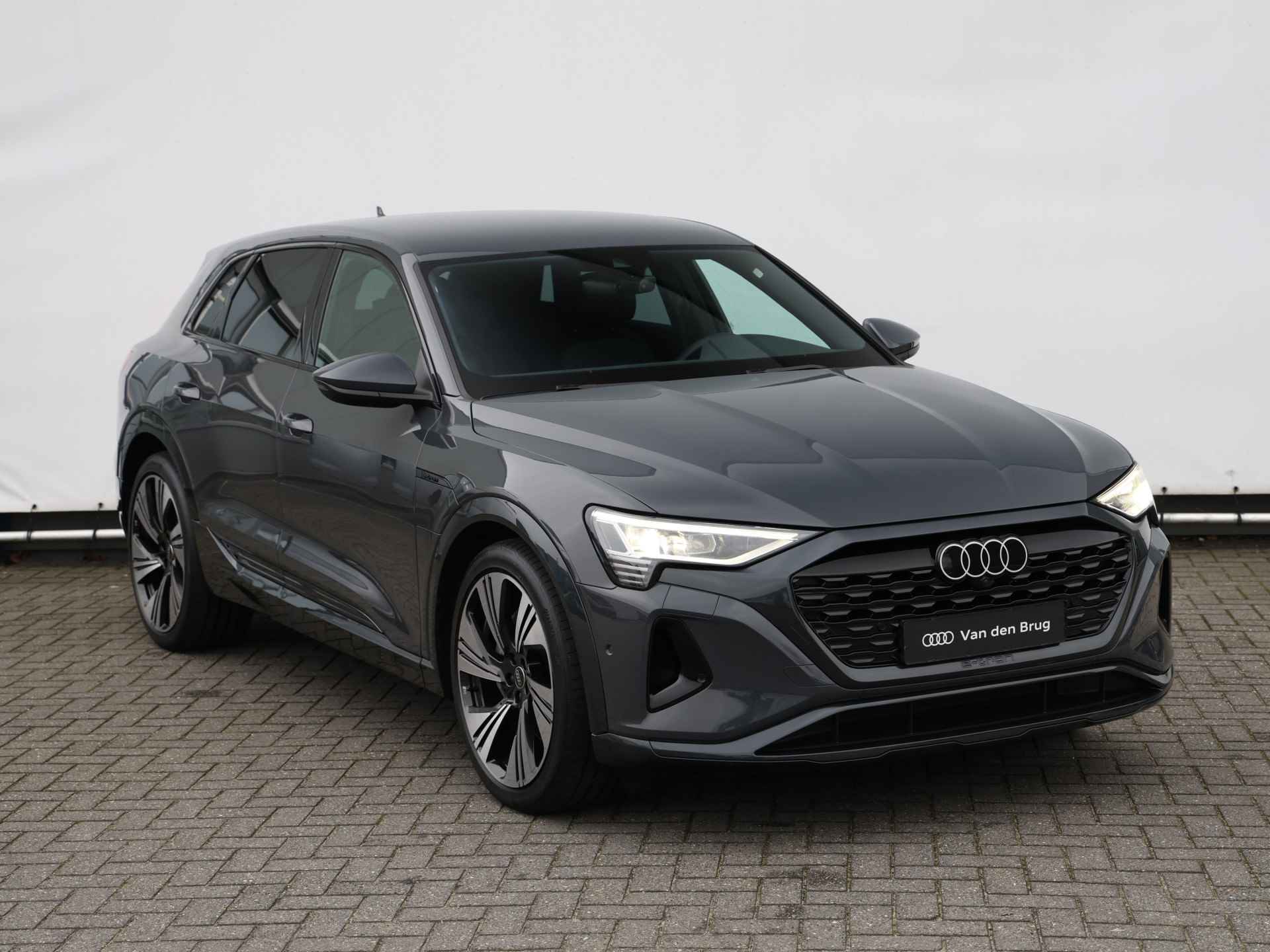 Audi Q8 e-tron 50 quattro 95 kWh 340pk | 22" Velgen | Leder | Stoelverwarming | Navi | Apple Carplay - 3/32