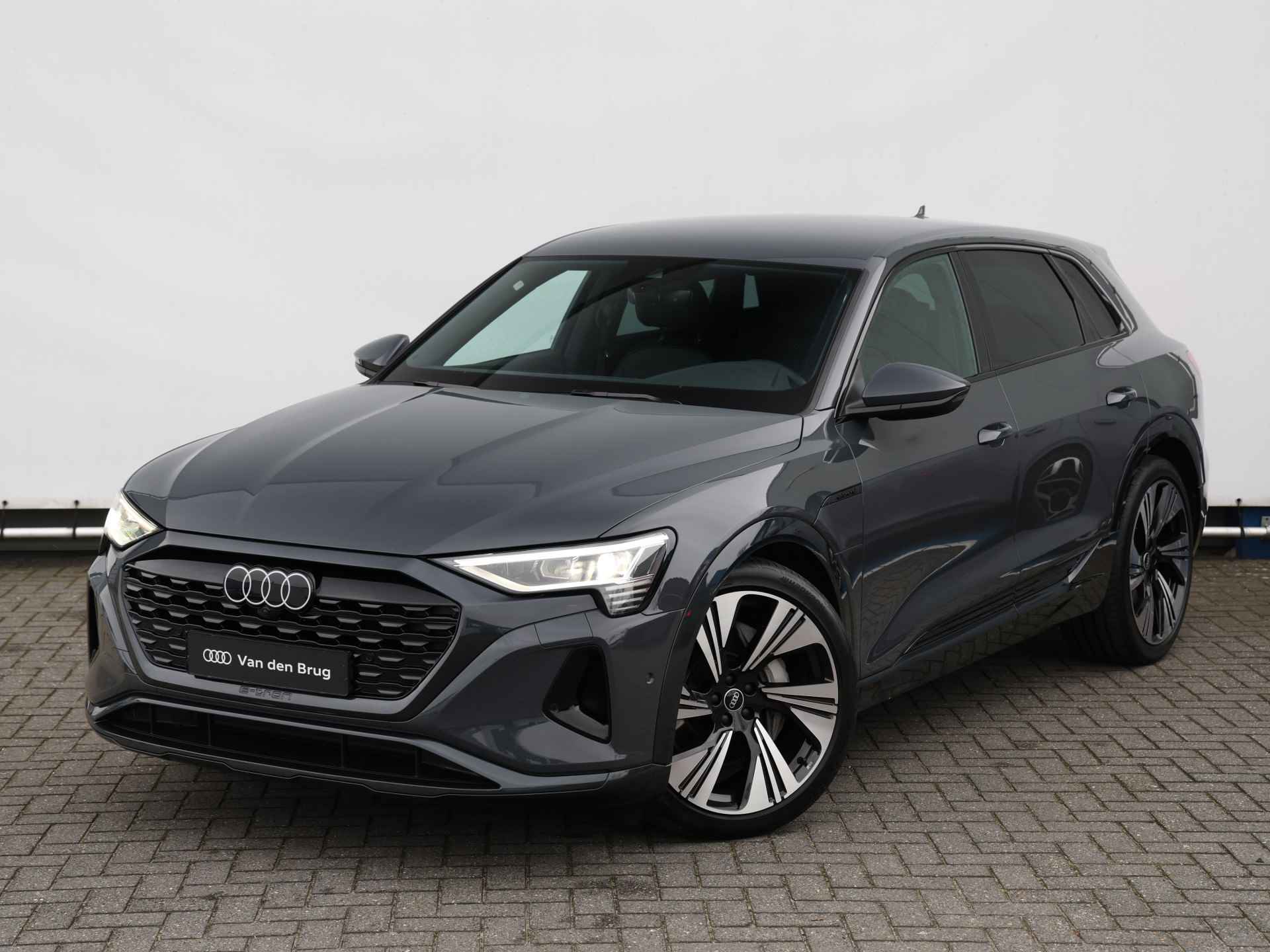 Audi Q8 e-tron 50 quattro 95 kWh 340pk | 22" Velgen | Leder | Stoelverwarming | Navi | Apple Carplay - 11/32