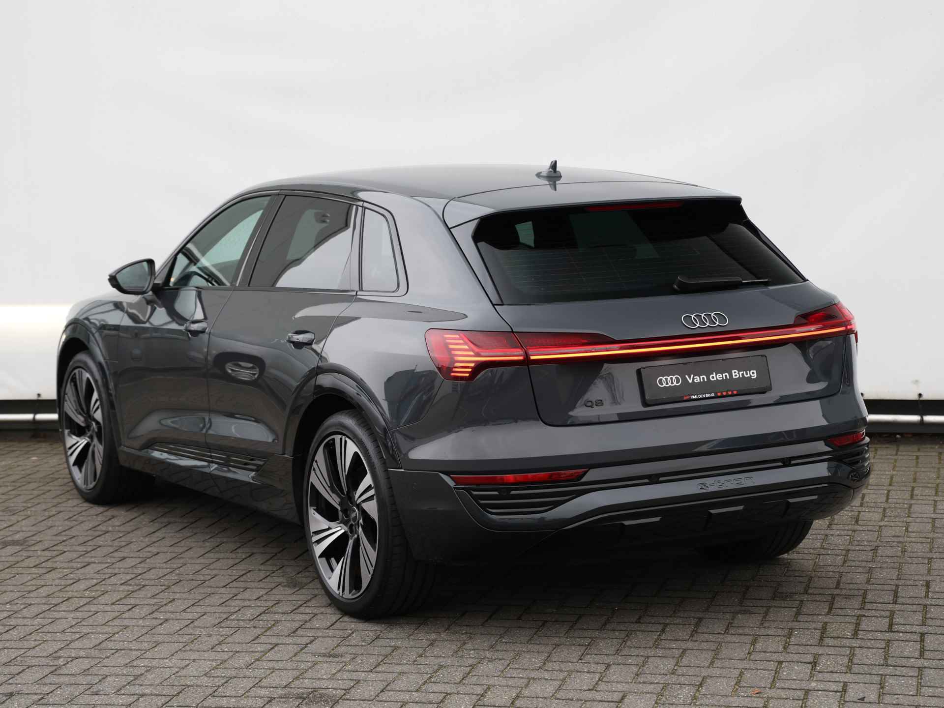 Audi Q8 e-tron 50 quattro 95 kWh 340pk | 22" Velgen | Leder | Stoelverwarming | Navi | Apple Carplay - 13/32