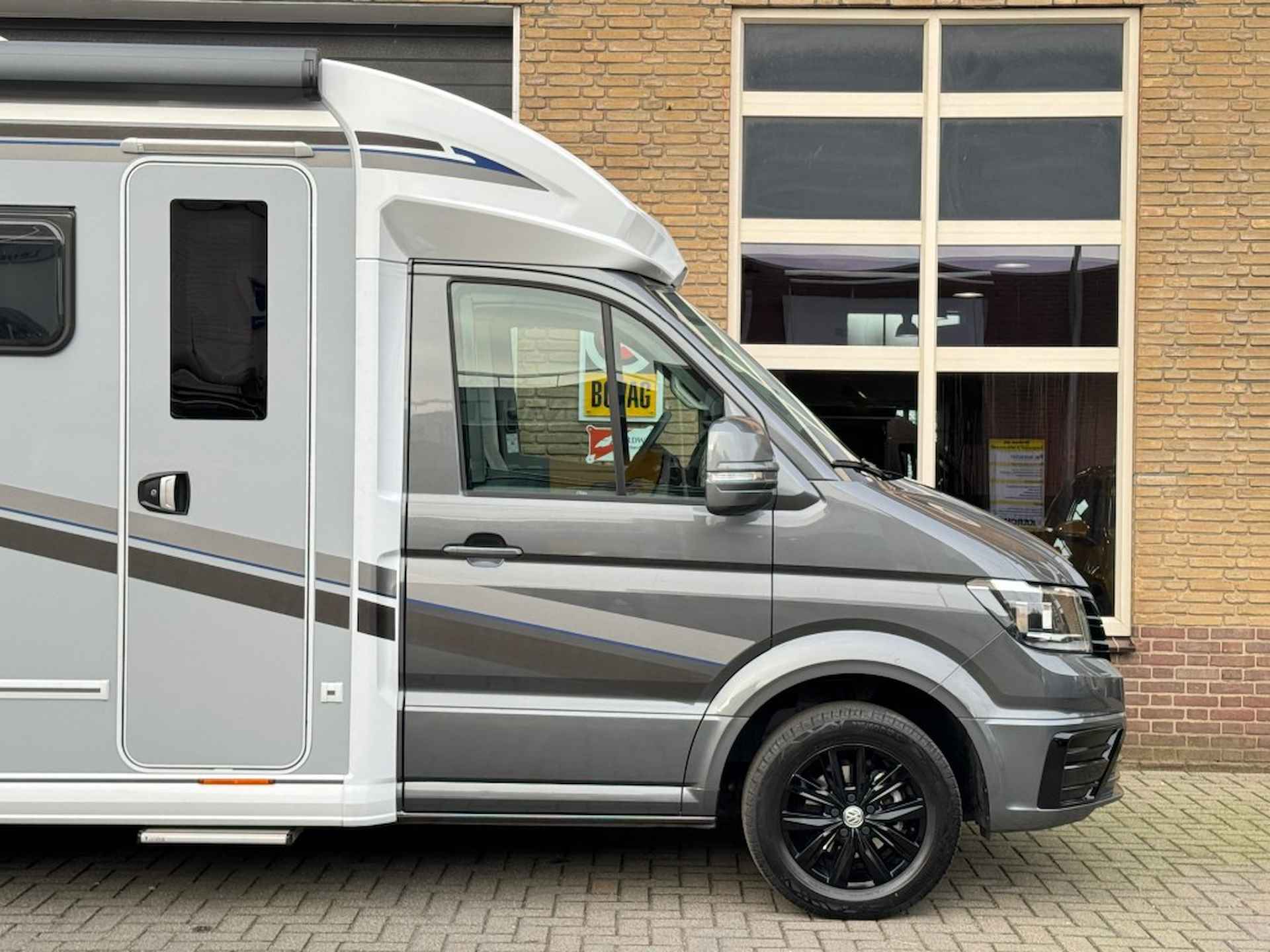 KNAUS Van-ti PLATINUM SELECTION 650 MEG BLACK EDITION VW CRAFTER/VOL OPTIES! - 30/35