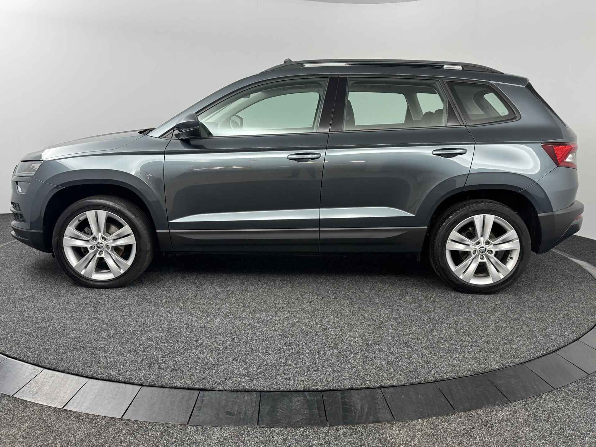 Skoda Karoq 1.5 TSI ACT Style | Panoramadak | Navigatie | Camera | Stoelverwarming | Trekhaak | - 8/47