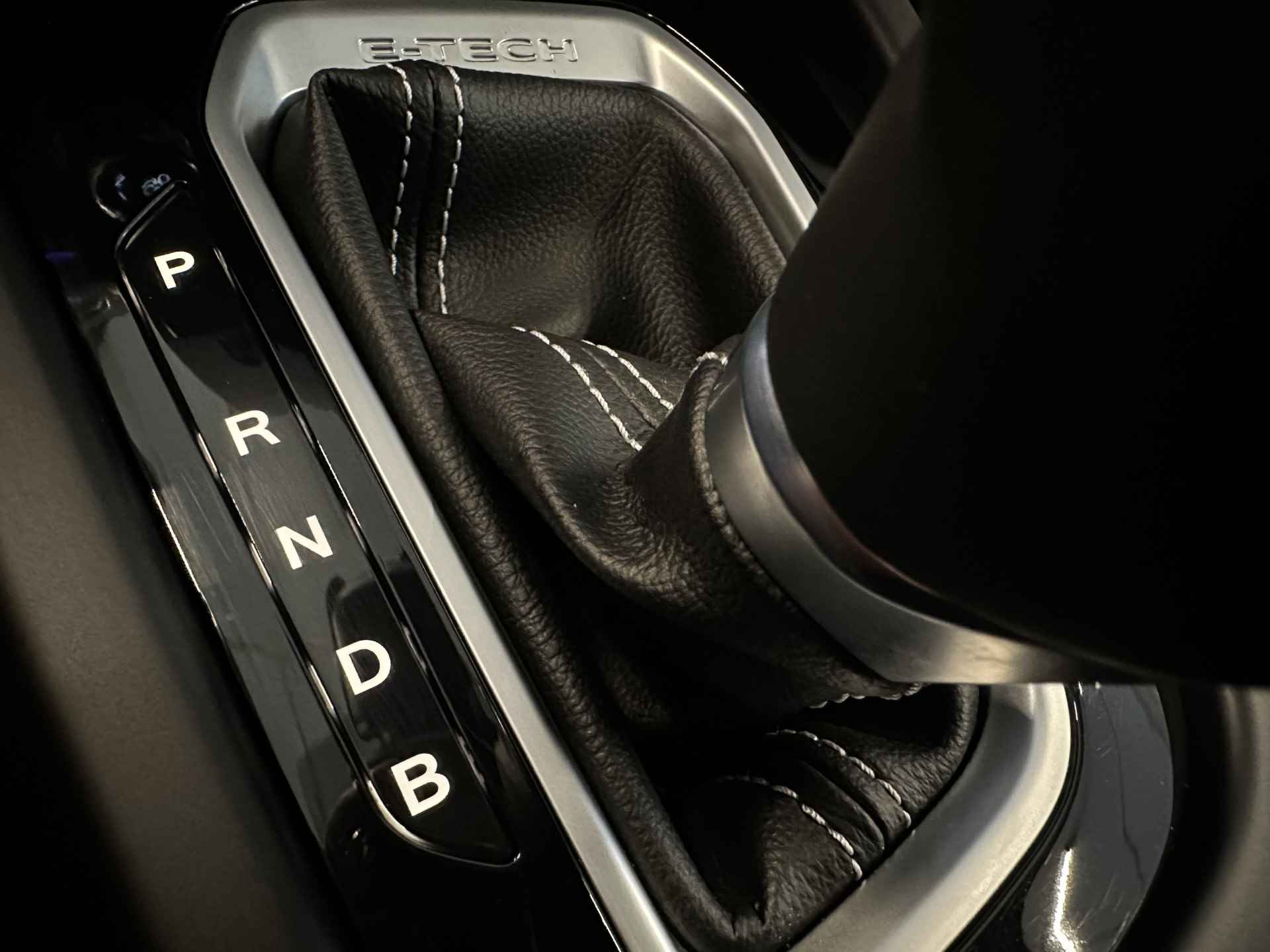 Renault Arkana 1.6 E-Tech hybrid 145 techno | adaptieve cruise | stoel/stuurverwarming | sensoren v+a met camera | tijdelijk gratis Top Afleverpakket twv Eur 695 - 46/52