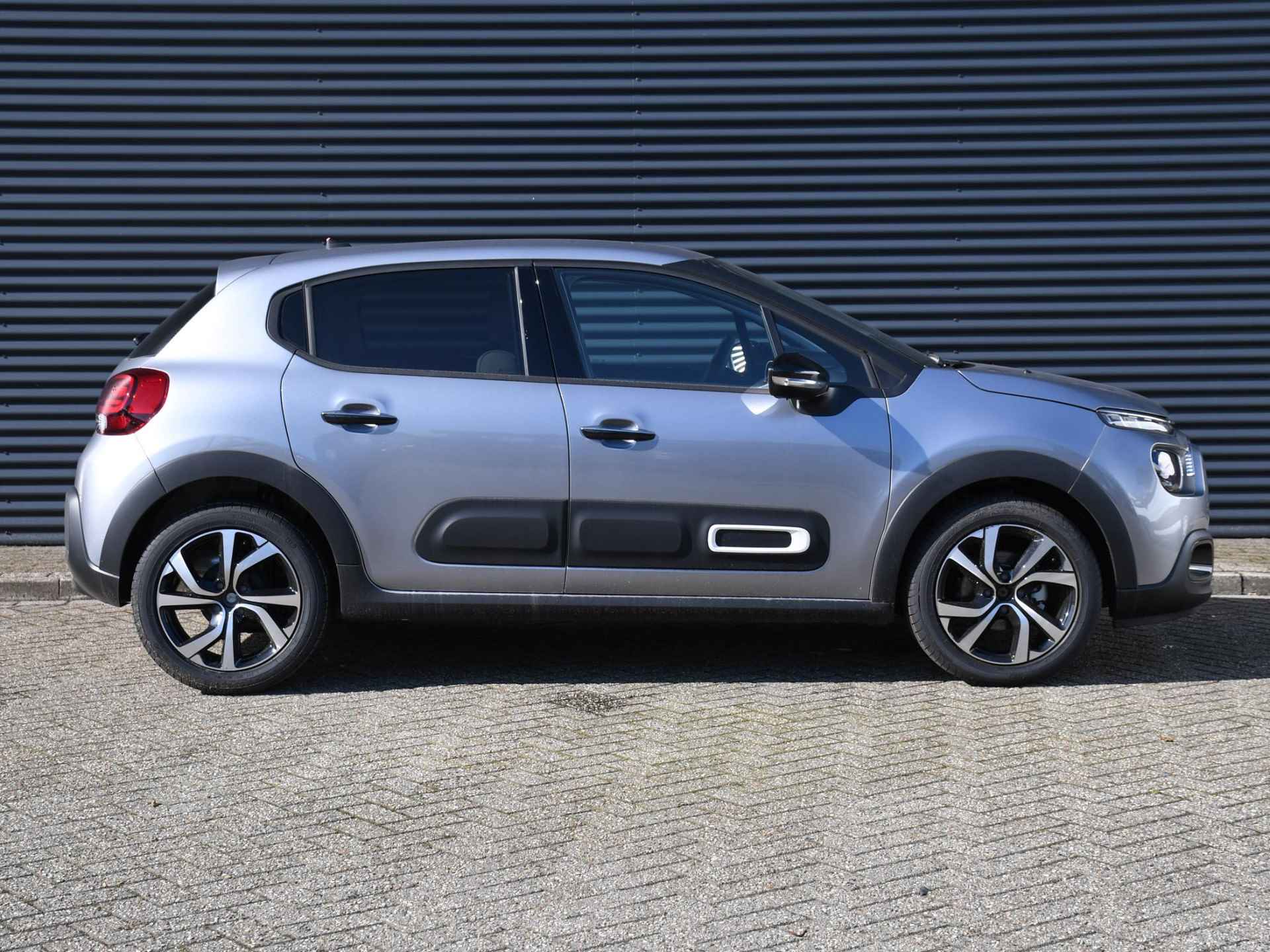 Citroen C3 Feel Edition 1.2 PureTech 83pk PDC ACHTER + CAM. | DAB | NAVI | KEYLESS | APPLE-CARPLAY | STOELVERW. VOOR - 3/31