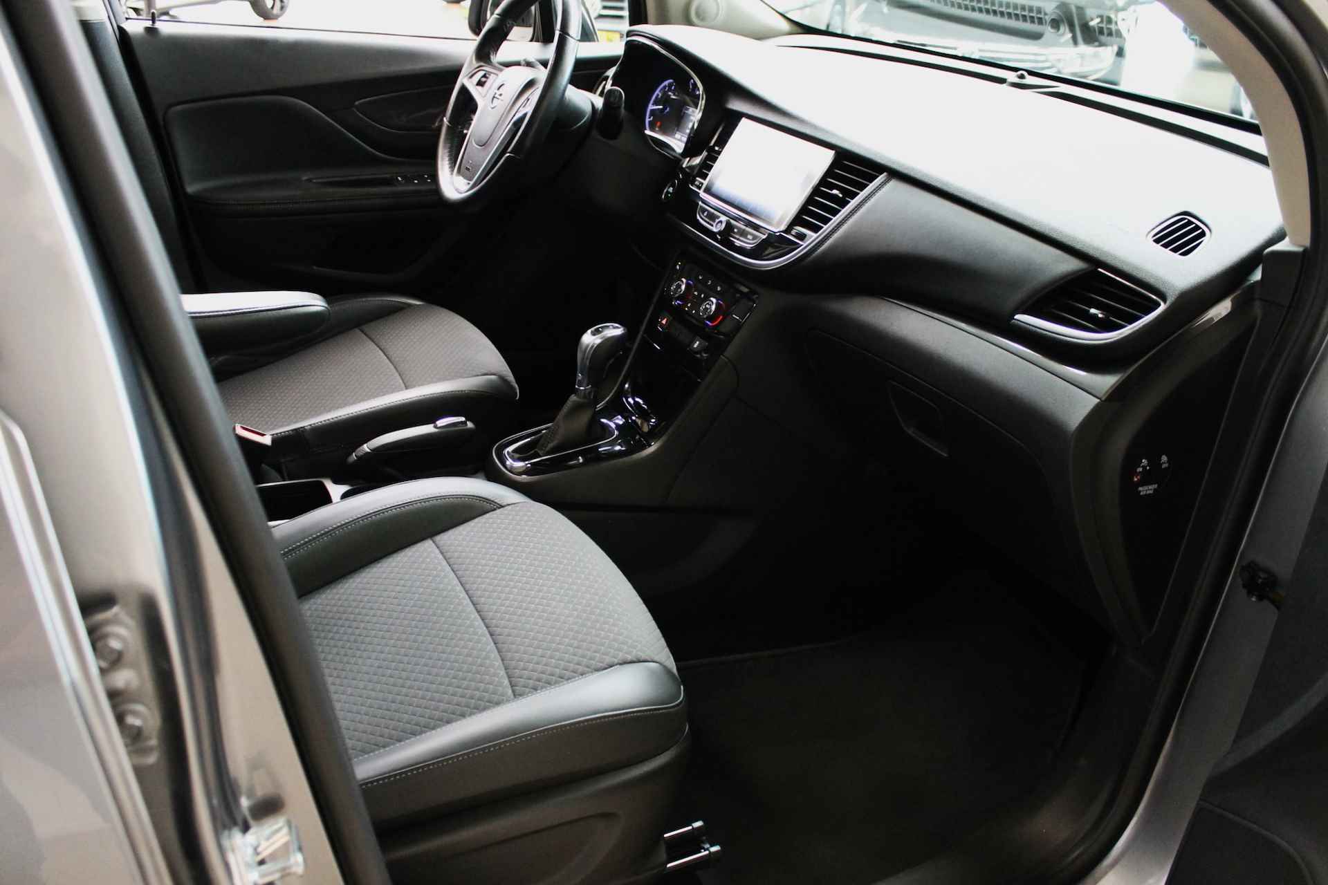 Opel Mokka X 1.4 Turbo 140pk Innovation Navigatie | Achteruitrijcamera | Panoramadak | 18" lmv 100% (Dealer) onderhouden label - 28/34