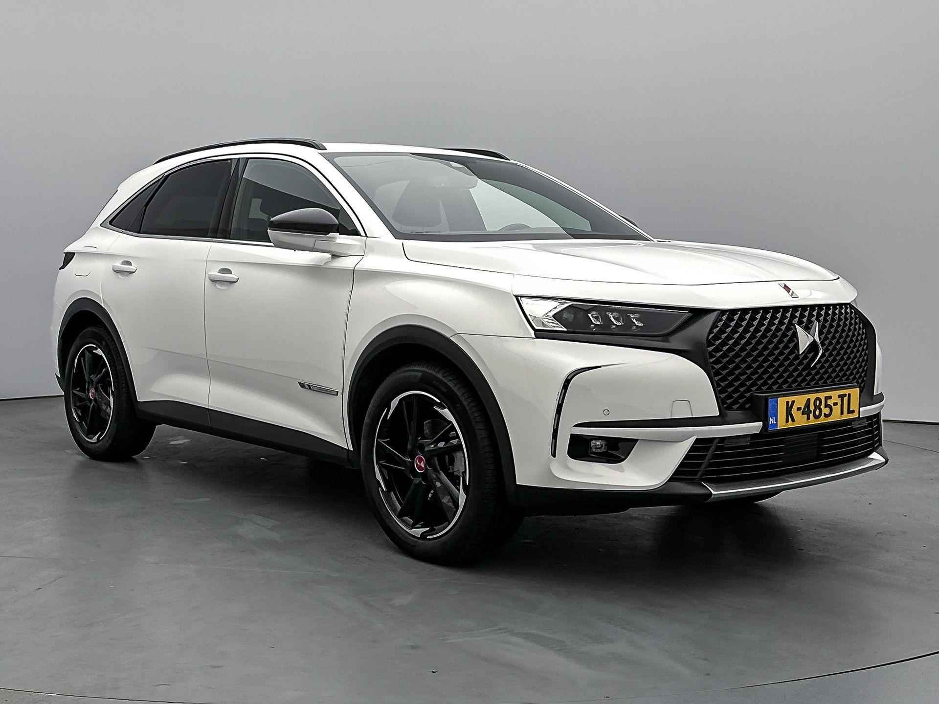 DS 7 Crossback SUV Performance Line 130 pk Automaat | Navigatie | Rondomzicht Camera | Alcantara Bekleding | Voorstoelen Verwarmd | Trekhaak Uitklapbaar | Keyless Start | Climate Control | Cruise Control | 19" Lichtmetalen Velgen | Apple Carplay/Android Auto | - 4/35