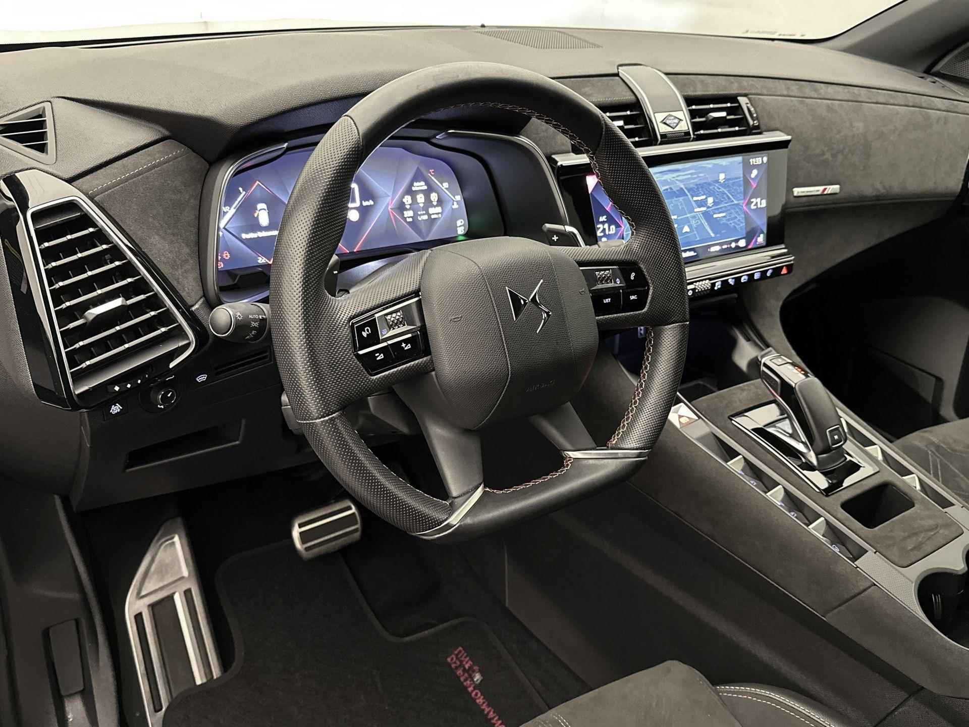 DS 7 Crossback SUV Performance Line 130 pk Automaat | Navigatie | Rondomzicht Camera | Alcantara Bekleding | Voorstoelen Verwarmd | Trekhaak Uitklapbaar | Keyless Start | Climate Control | Cruise Control | 19" Lichtmetalen Velgen | Apple Carplay/Android Auto | - 11/35