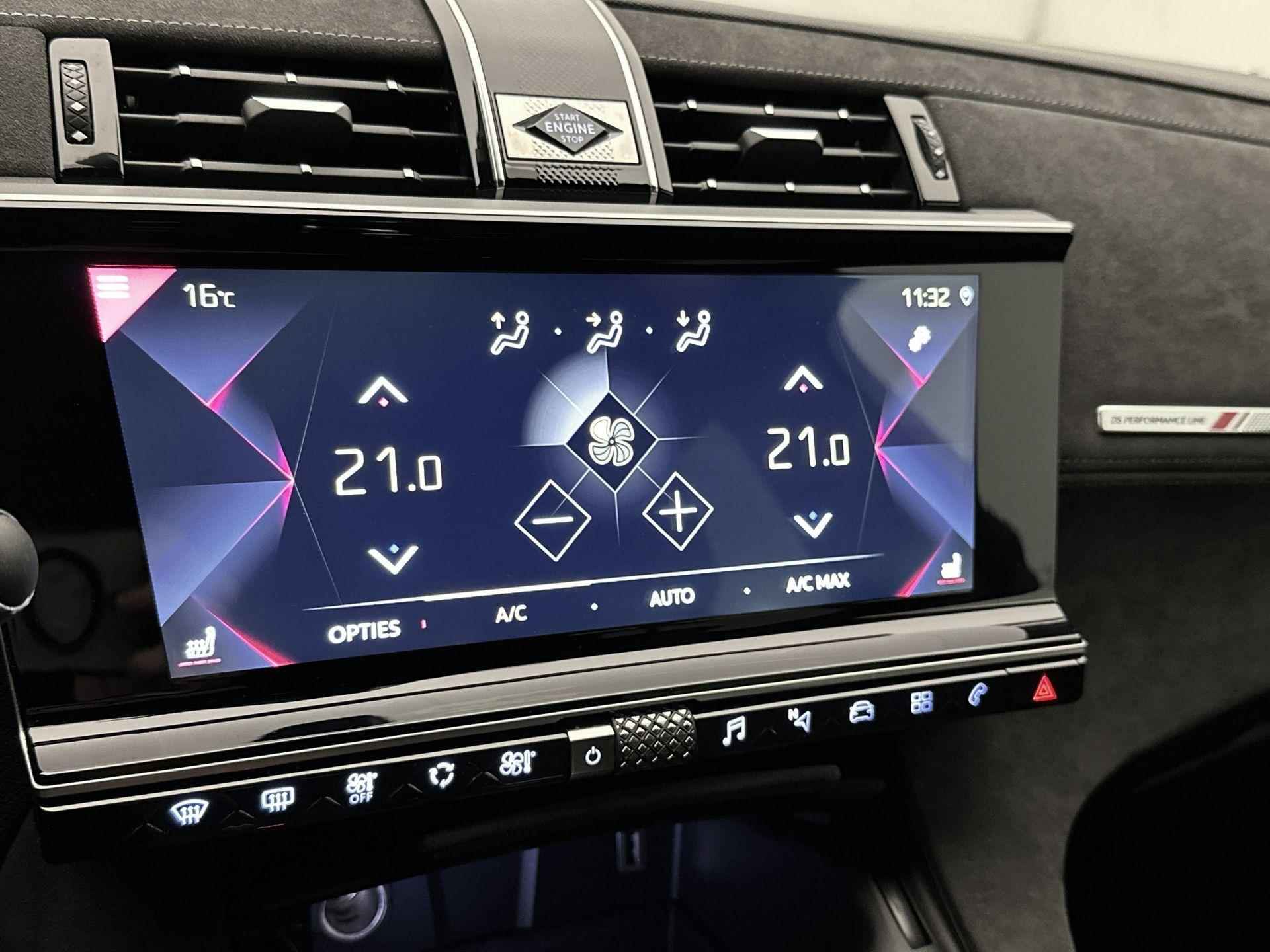 DS 7 Crossback SUV Performance Line 130 pk Automaat | Navigatie | Rondomzicht Camera | Alcantara Bekleding | Voorstoelen Verwarmd | Trekhaak Uitklapbaar | Keyless Start | Climate Control | Cruise Control | 19" Lichtmetalen Velgen | Apple Carplay/Android Auto | - 21/35