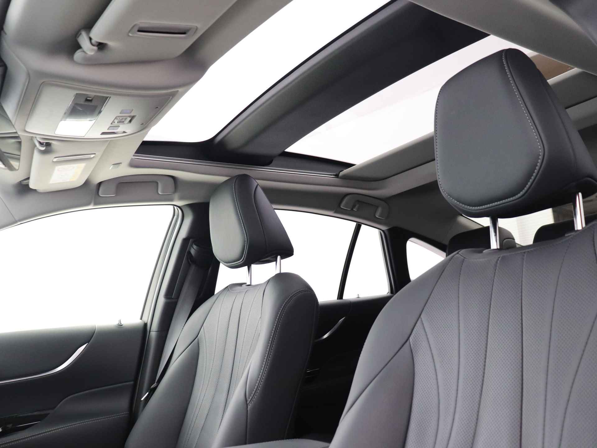 Toyota Mirai Prestige | Panoramadak | Climate Control | Navigatie | LED koplampen | Head-up display | Rondomzicht camera | - 16/35