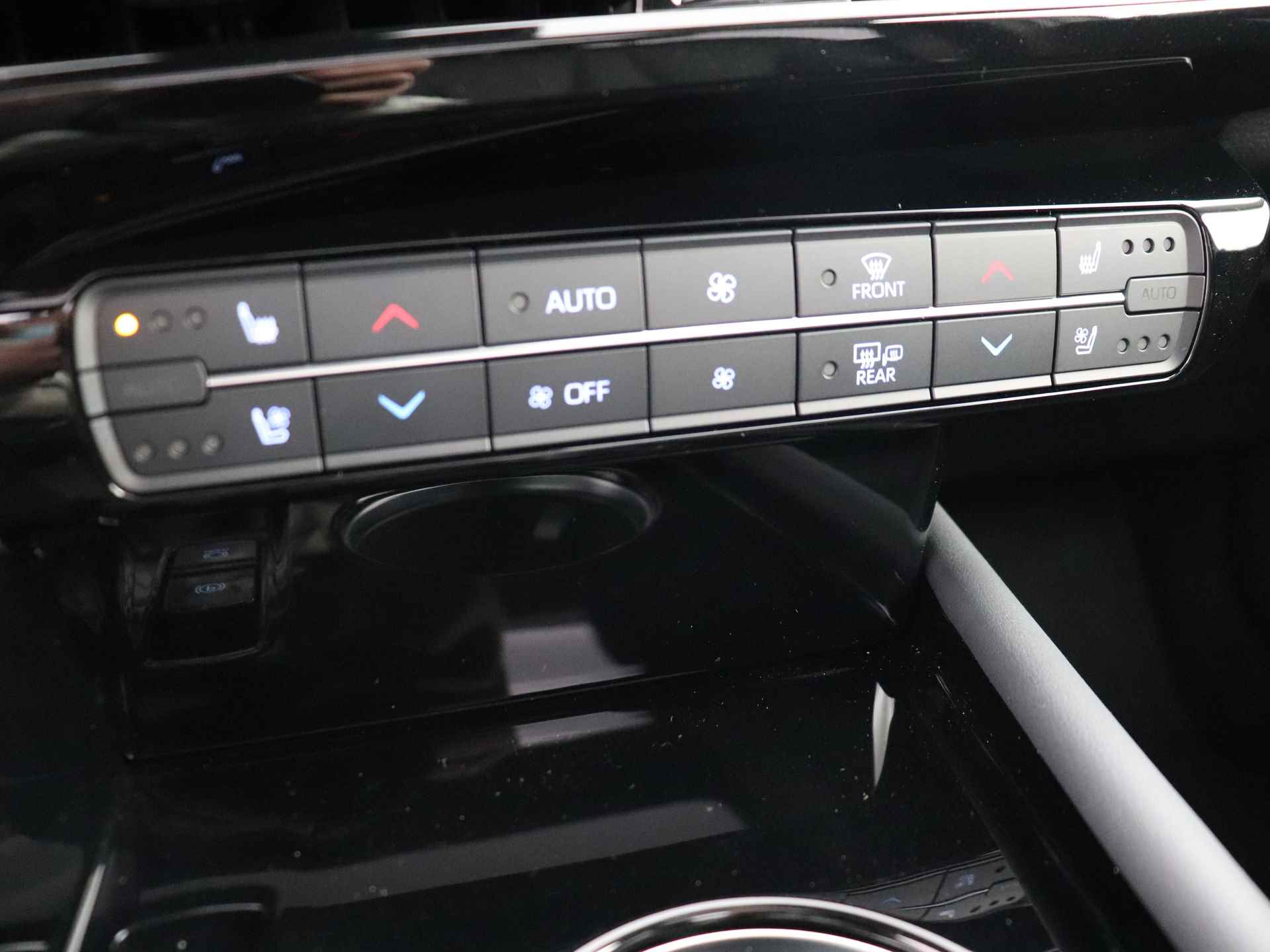Toyota Mirai Prestige | Panoramadak | Climate Control | Navigatie | LED koplampen | Head-up display | Rondomzicht camera | - 26/35