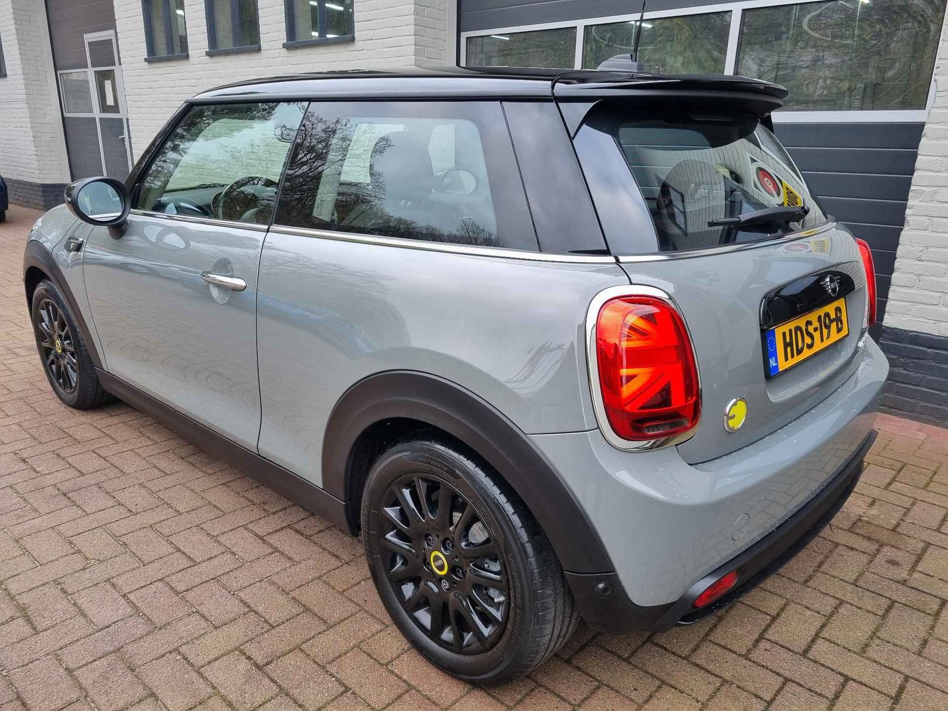 Mini Mini Electric MINI Yours 33 kWh NAVI / CARPLAY / AITRCO ECC - 19/20