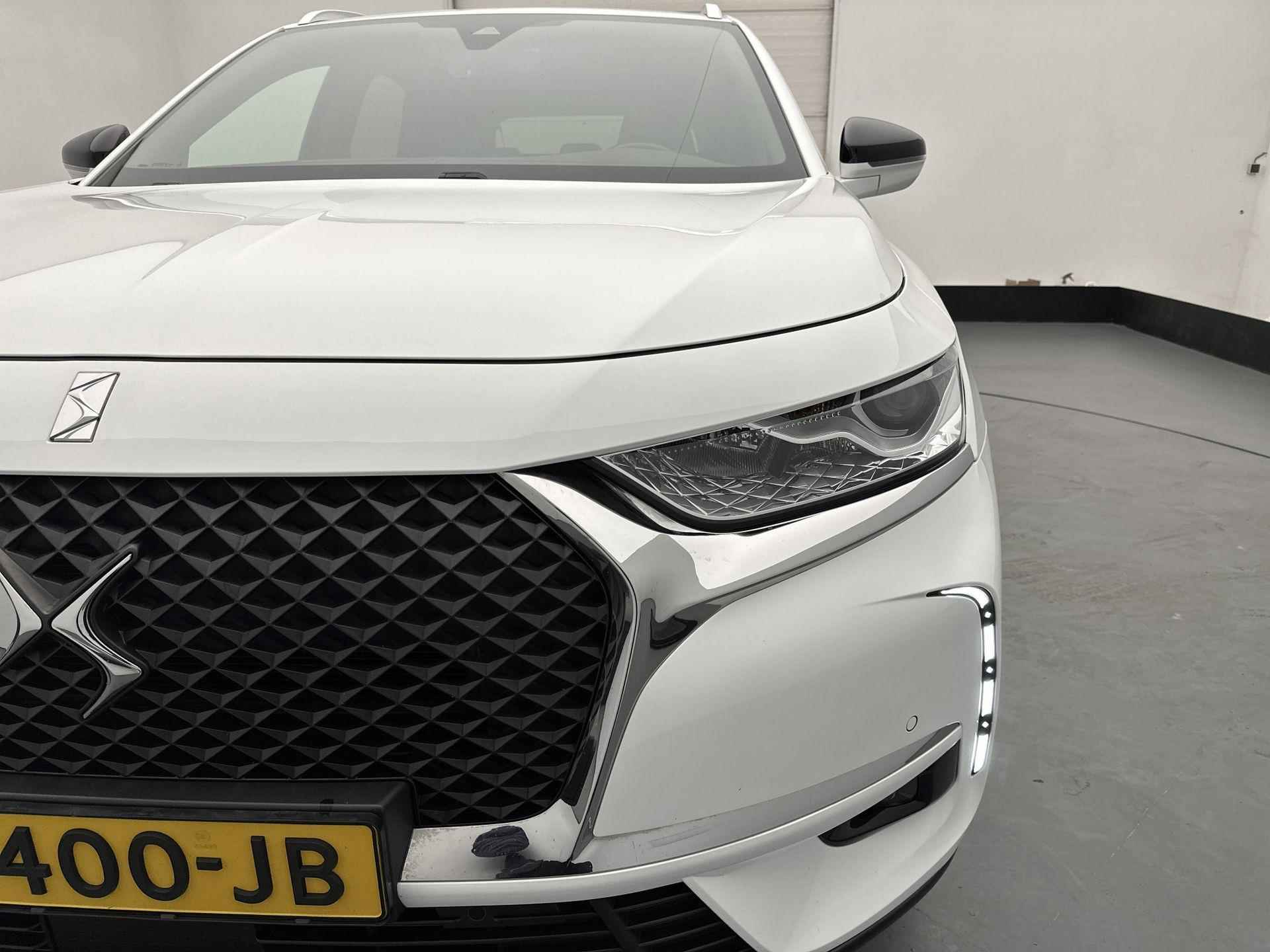 DS 7 Crossback SUV Business 130 pk | Navigatie | Rondomzicht Camera | Parkeersensoren Voor en Achter | Volledig Digitaal Instrumentenpaneel | Keyless Start | LED Dagrijverlichting | Climate Control | Cruise Control | 18" Lichtmetalen Velgen | Apple Carplay/Android Auto | - 27/32