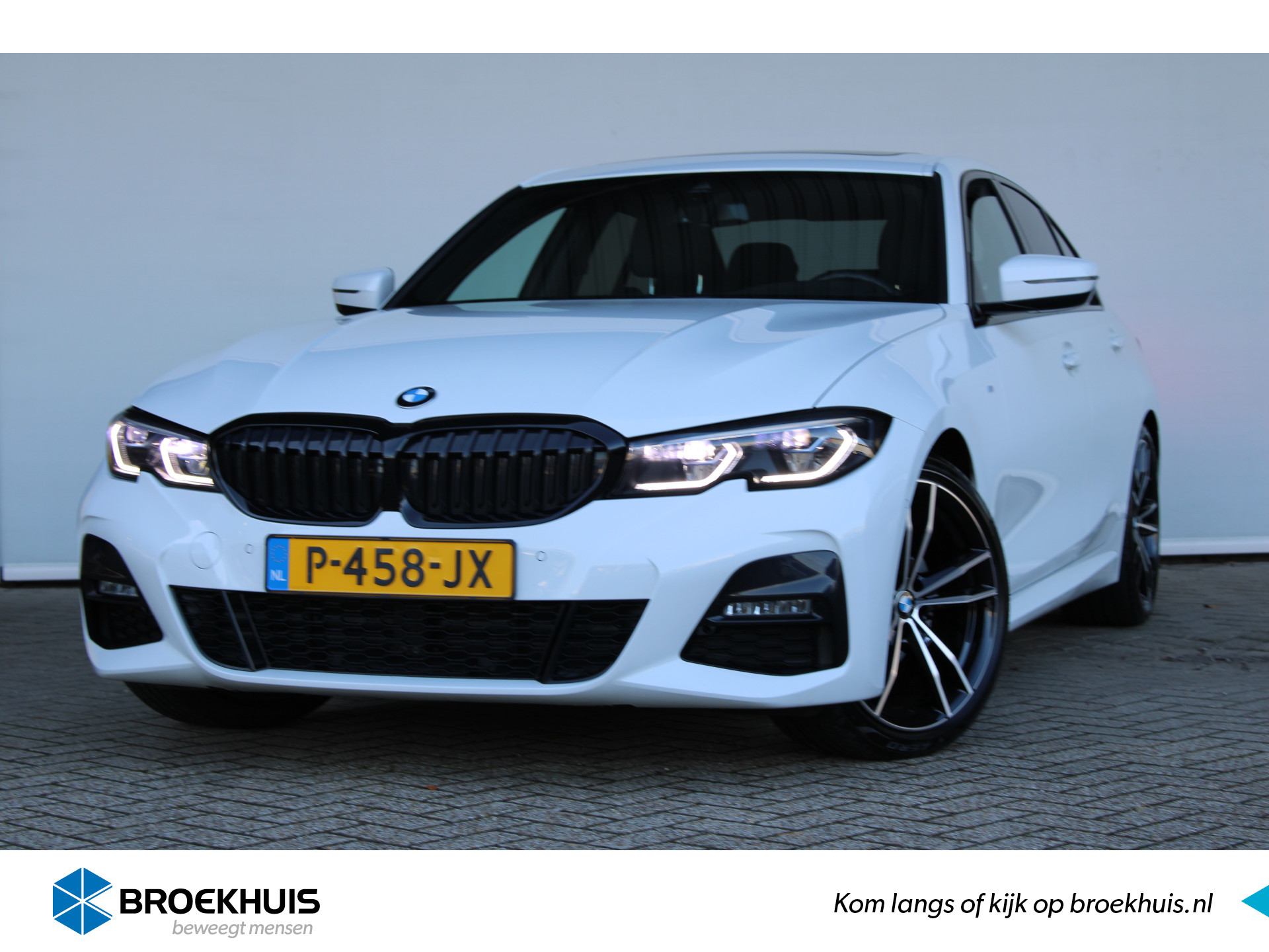 BMW 3-serie 320i Business Edition Plus M-SPORT/SCHUIFDAK/LIVE COCKPIT/LEDER/19INCH/LASER/ELEKTR TREKHAAK/CAMERA / BOMVOLLE NL AUTO !!