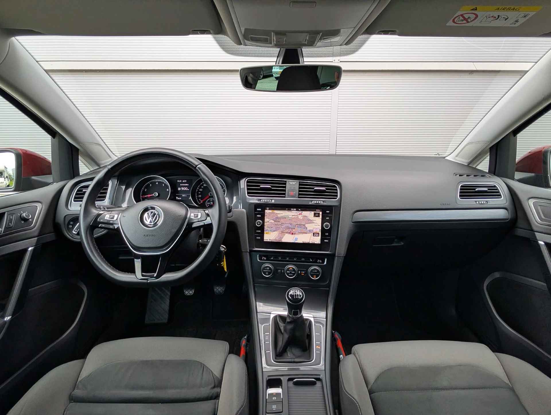 Volkswagen Golf 1.0 TSI 115pk Comfortline Business | Trekhaak | Ergo Comfortstoel | Navigatie - 5/35