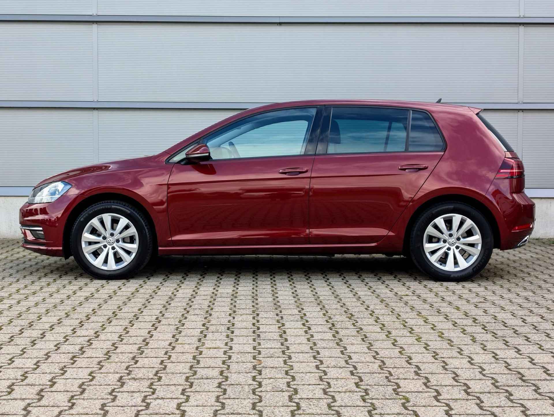 Volkswagen Golf 1.0 TSI 115pk Comfortline Business | Trekhaak | Ergo Comfortstoel | Navigatie - 12/35