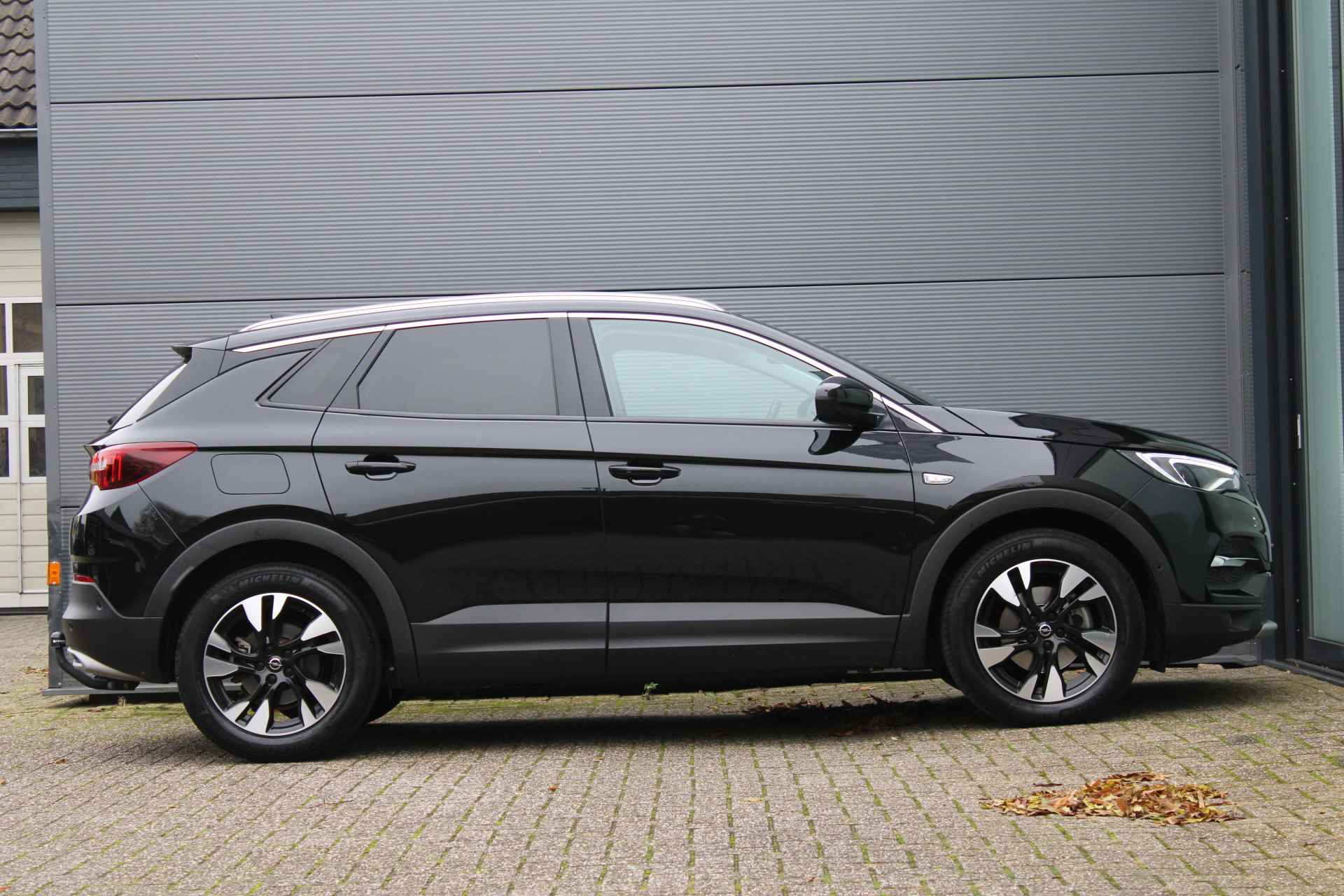 Opel Grandland X 1.6 Turbo Ultimate | Trekhaak | Navigatie | BLIS | Camera | Elektrische achterklep - 2/50