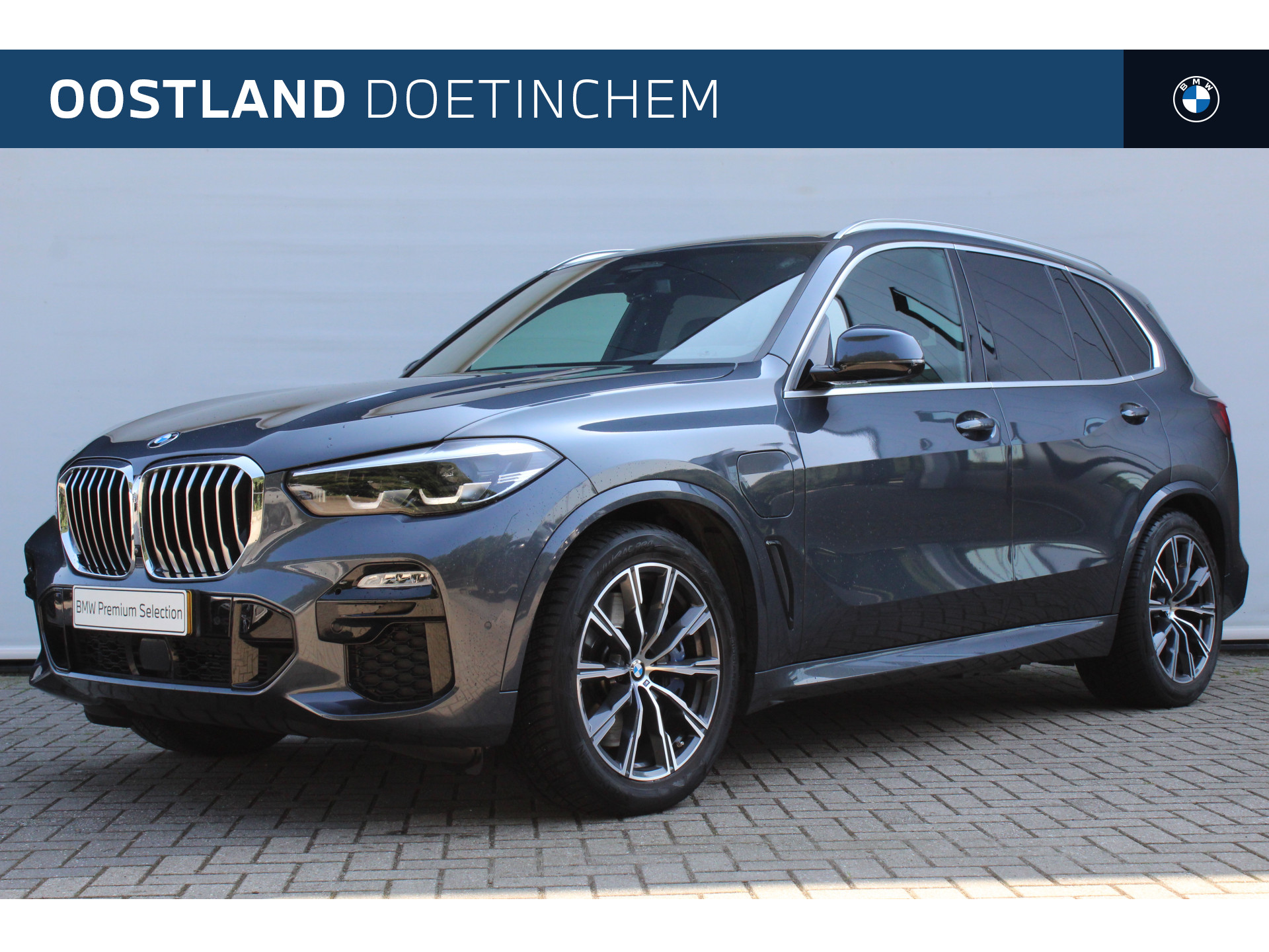 BMW X5 xDrive45e High Executive M Sport Automaat / Adaptive Air Suspension / Stoelverwarming / Adaptieve LED / Harman Kardon / Live Cockpit Professional / Parking Assistant Plus