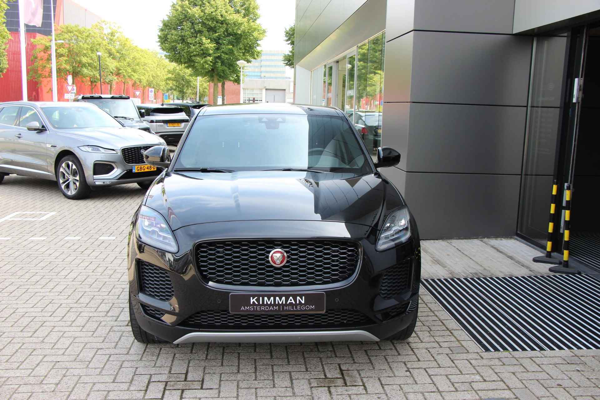 Jaguar E-PACE P200 AWD - 2/29