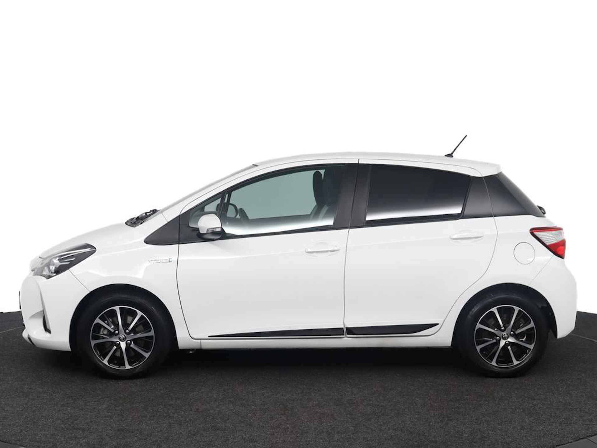 Toyota Yaris 1.5 Hybrid Design Sport - 3/48