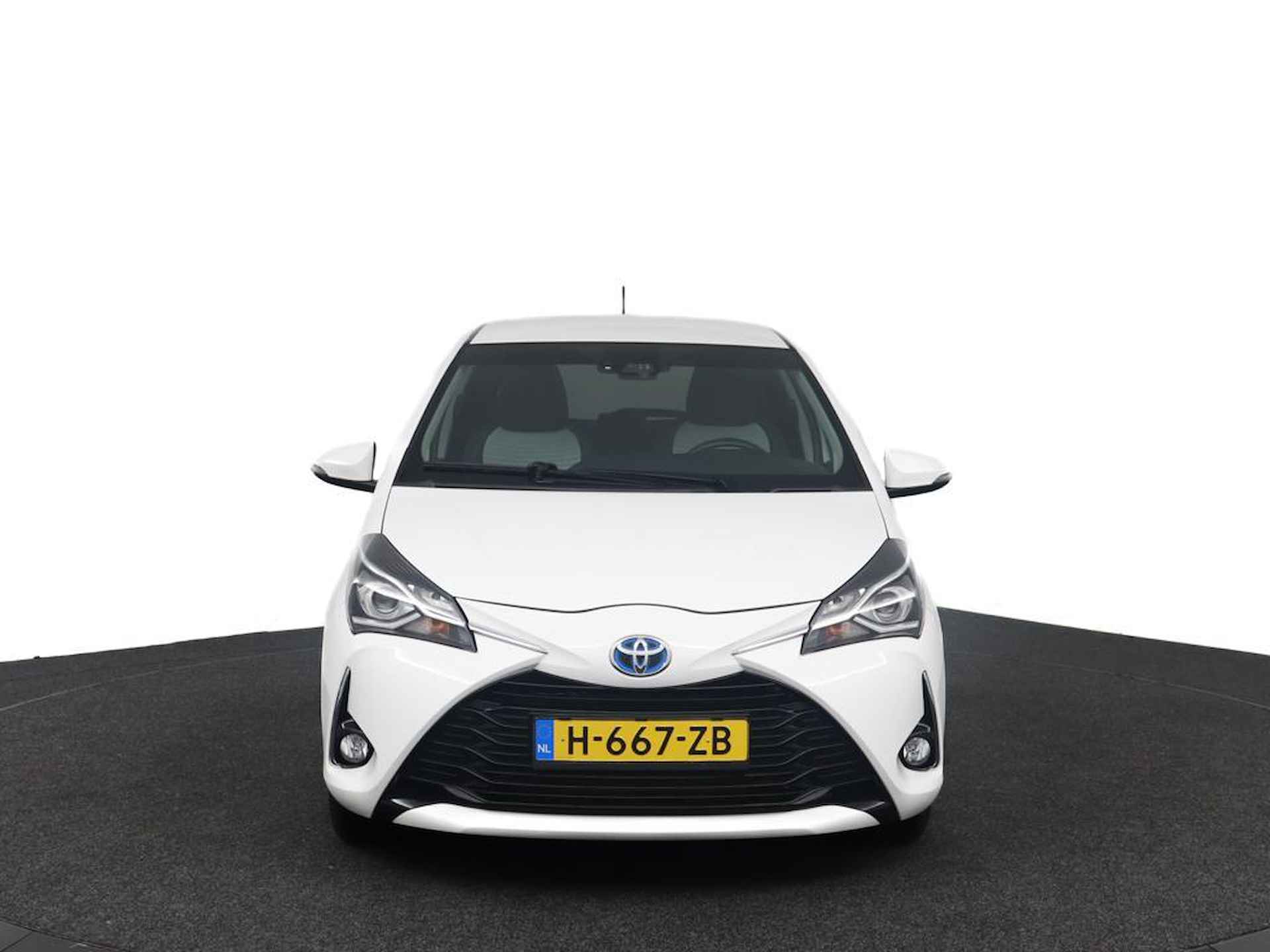 Toyota Yaris 1.5 Hybrid Design Sport - 16/48