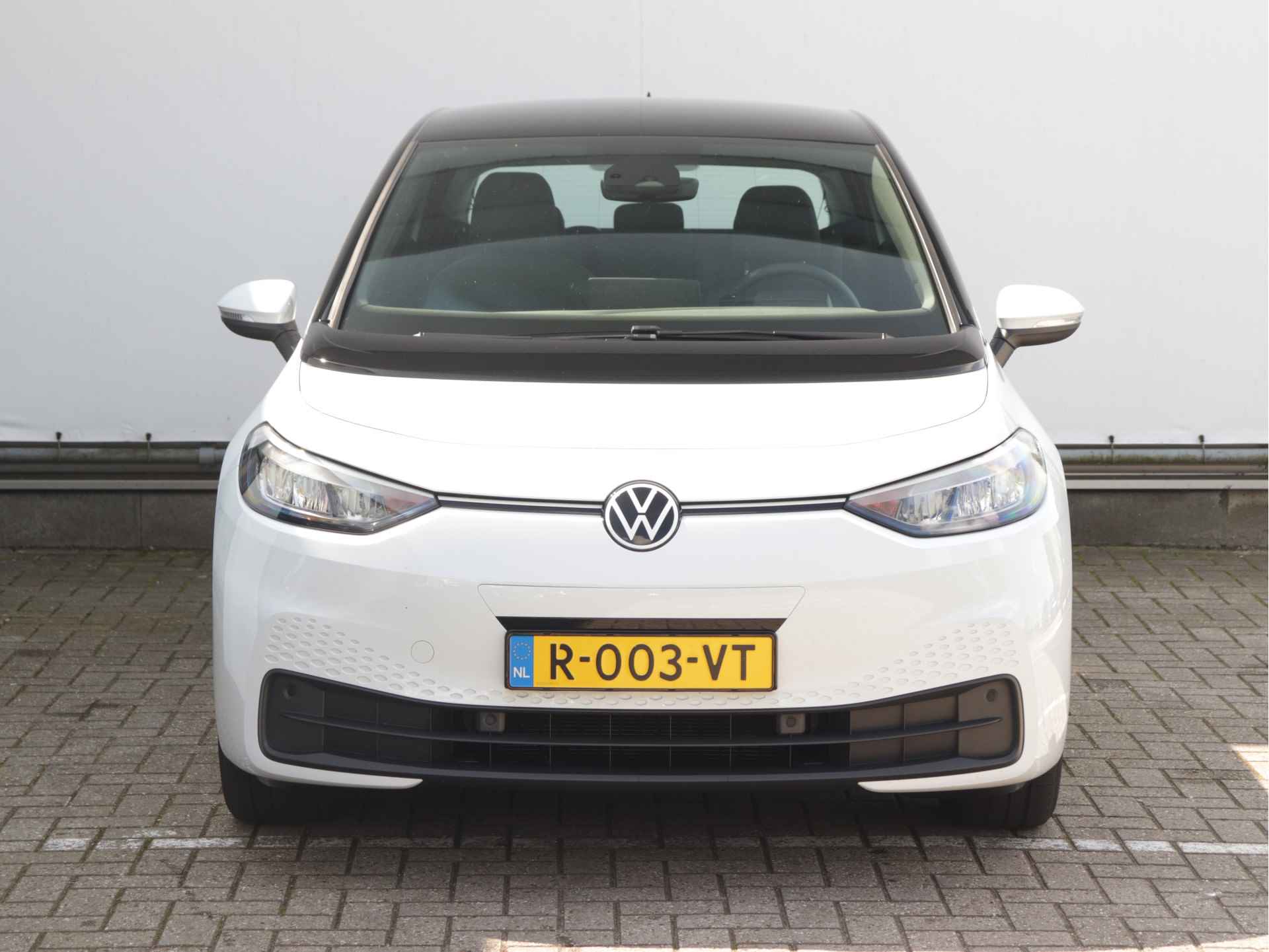 Volkswagen ID.3 Pure 45 kWh 150pk | Navigatie | Adaptive cruise | Parkeersensoren | NL-Auto | Sfeerverlichting | - 4/39
