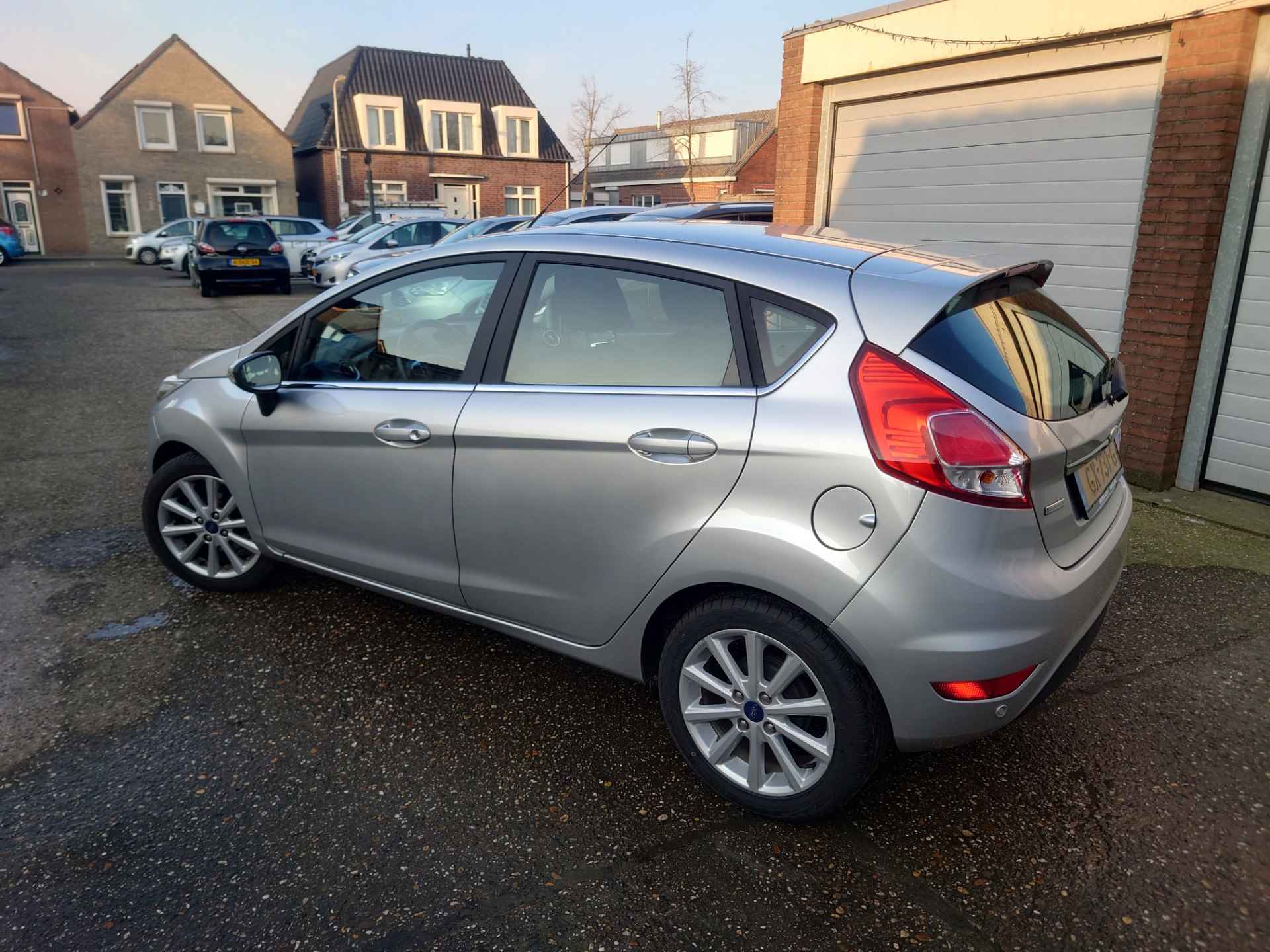 Ford Fiesta 1.0 EcoBoost Titanium, Eerste eigenaar, Parkeersensoren, Clima, Dealer onderhouden - 4/23