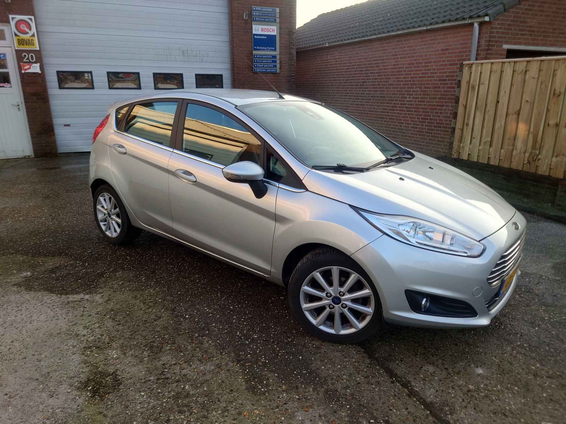 Ford Fiesta 1.0 EcoBoost Titanium, Eerste eigenaar, Parkeersensoren, Clima, Dealer onderhouden - 6/23