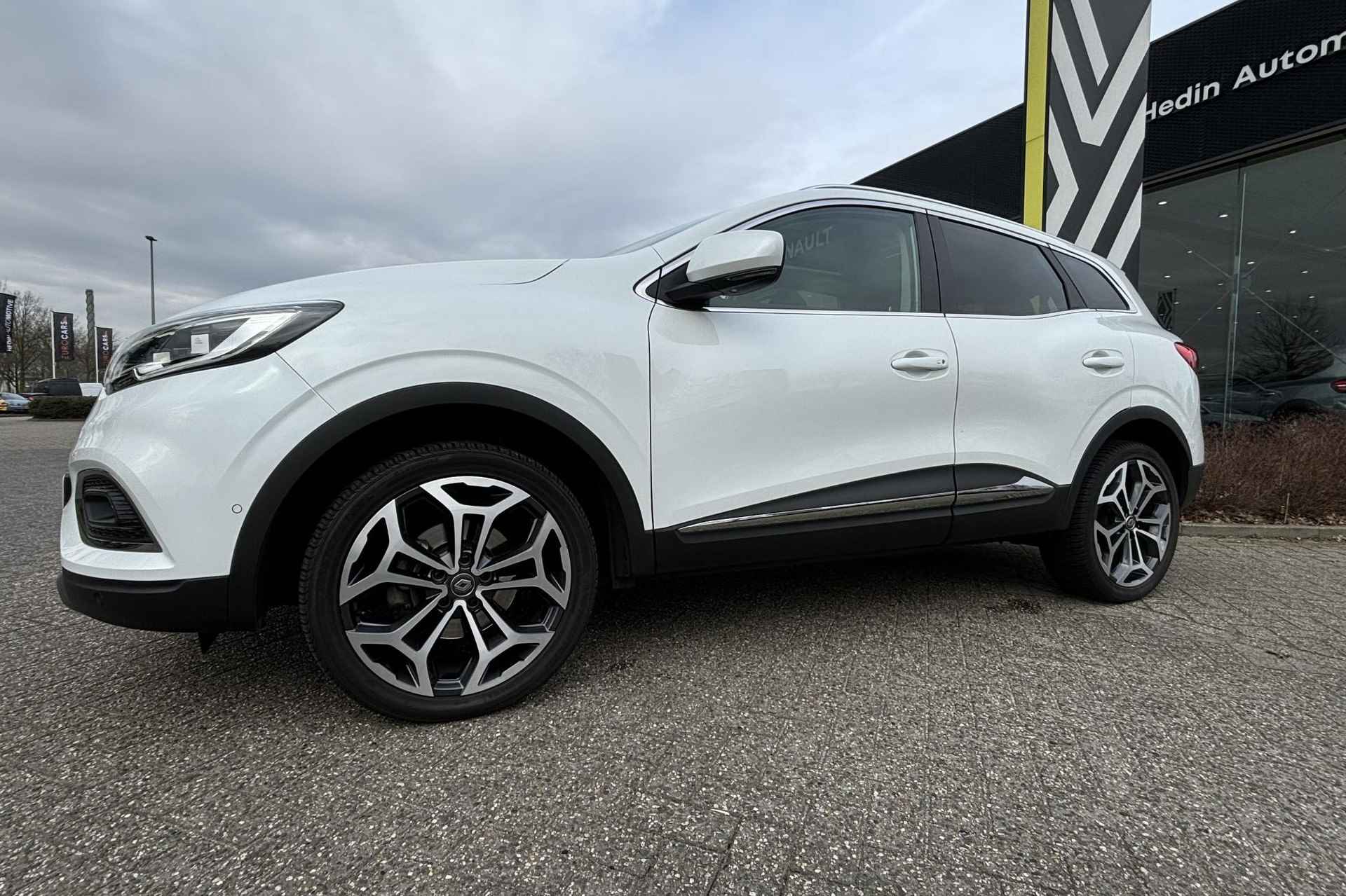 Renault Kadjar 140PK TCe Intens AUTOMAAT "Pano, Clima, Navi, Park Assist, Camera" - 2/28