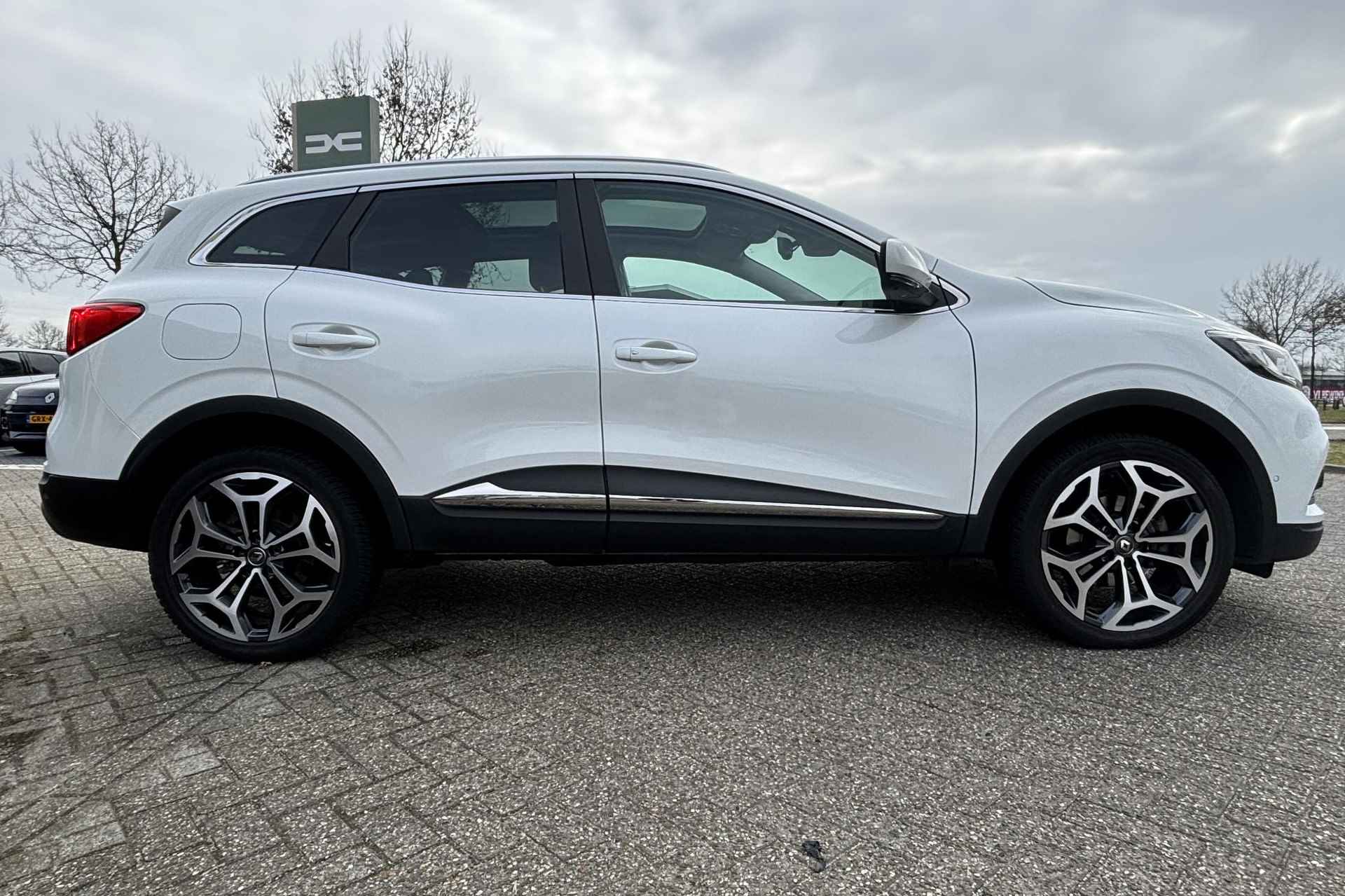 Renault Kadjar 140PK TCe Intens AUTOMAAT "Pano, Clima, Navi, Park Assist, Camera" - 5/28