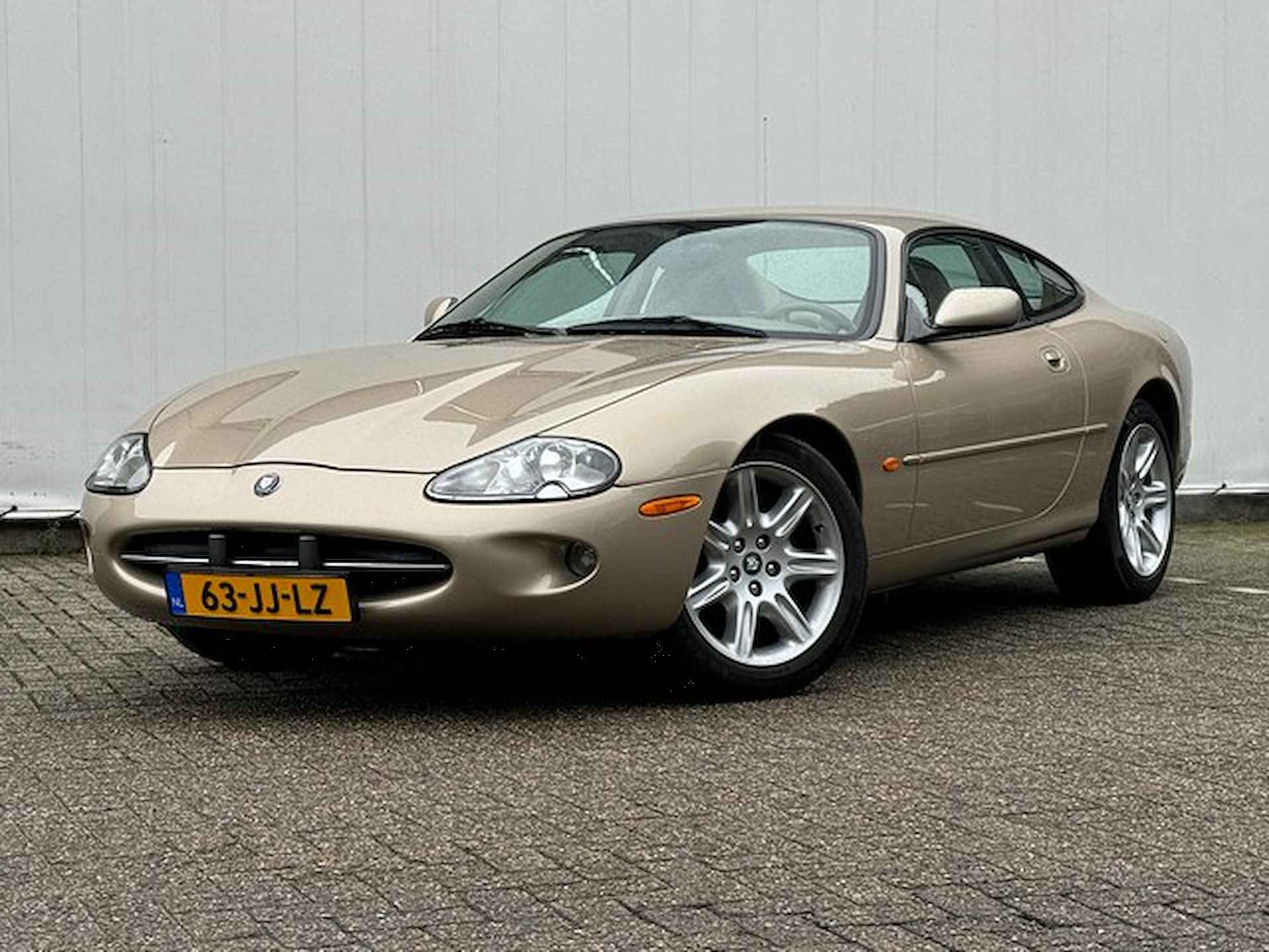 Jaguar XK8 4.0 V8 Coupé Nieuwstaat / Mooi verhaal over historie - 17/22