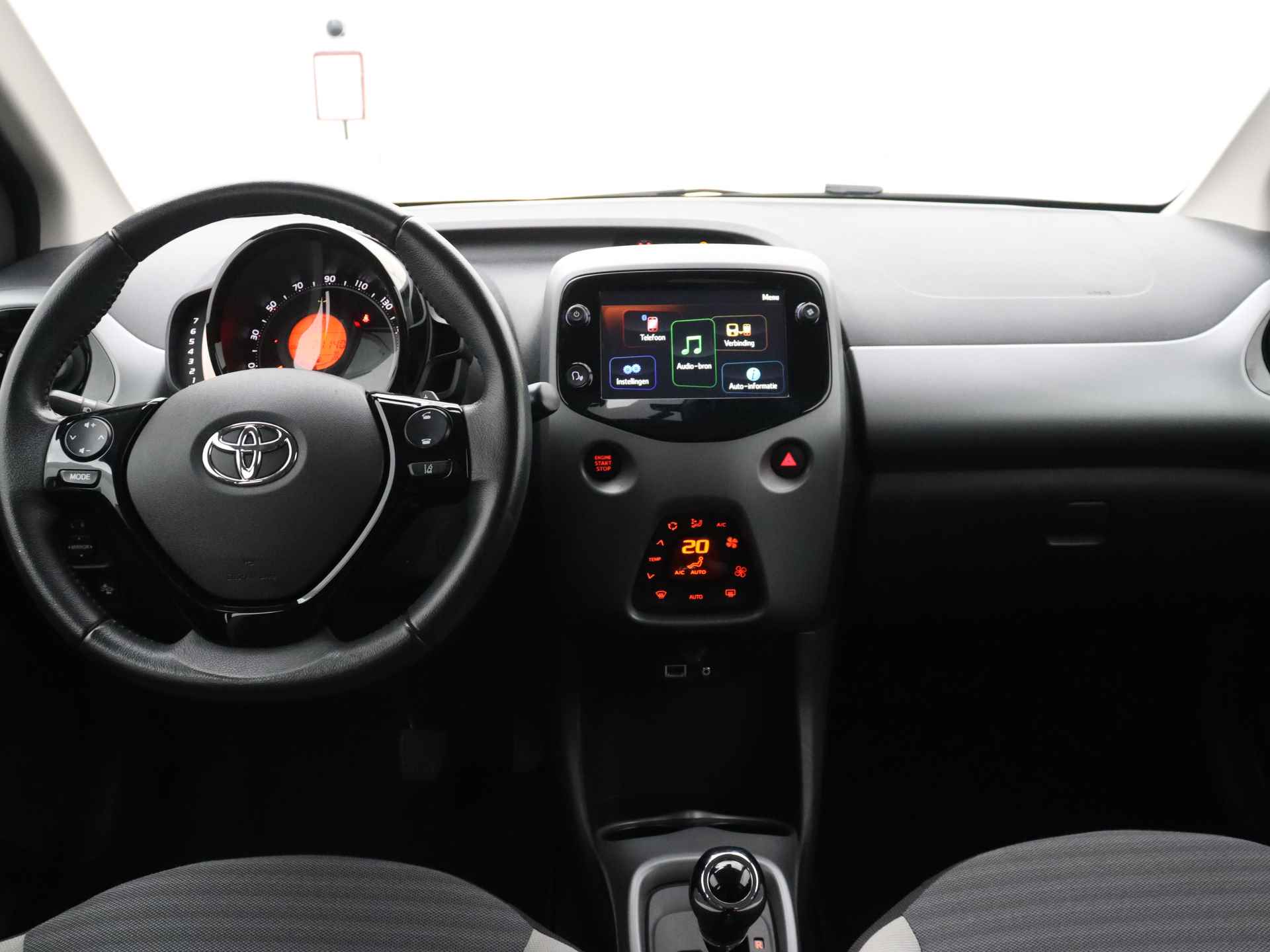 Toyota Aygo 1.0 X-cite Limited | Safety Sense | Parkeersensoren | Climate Control | Camera | Apple Carplay/Android Auto | - 6/42