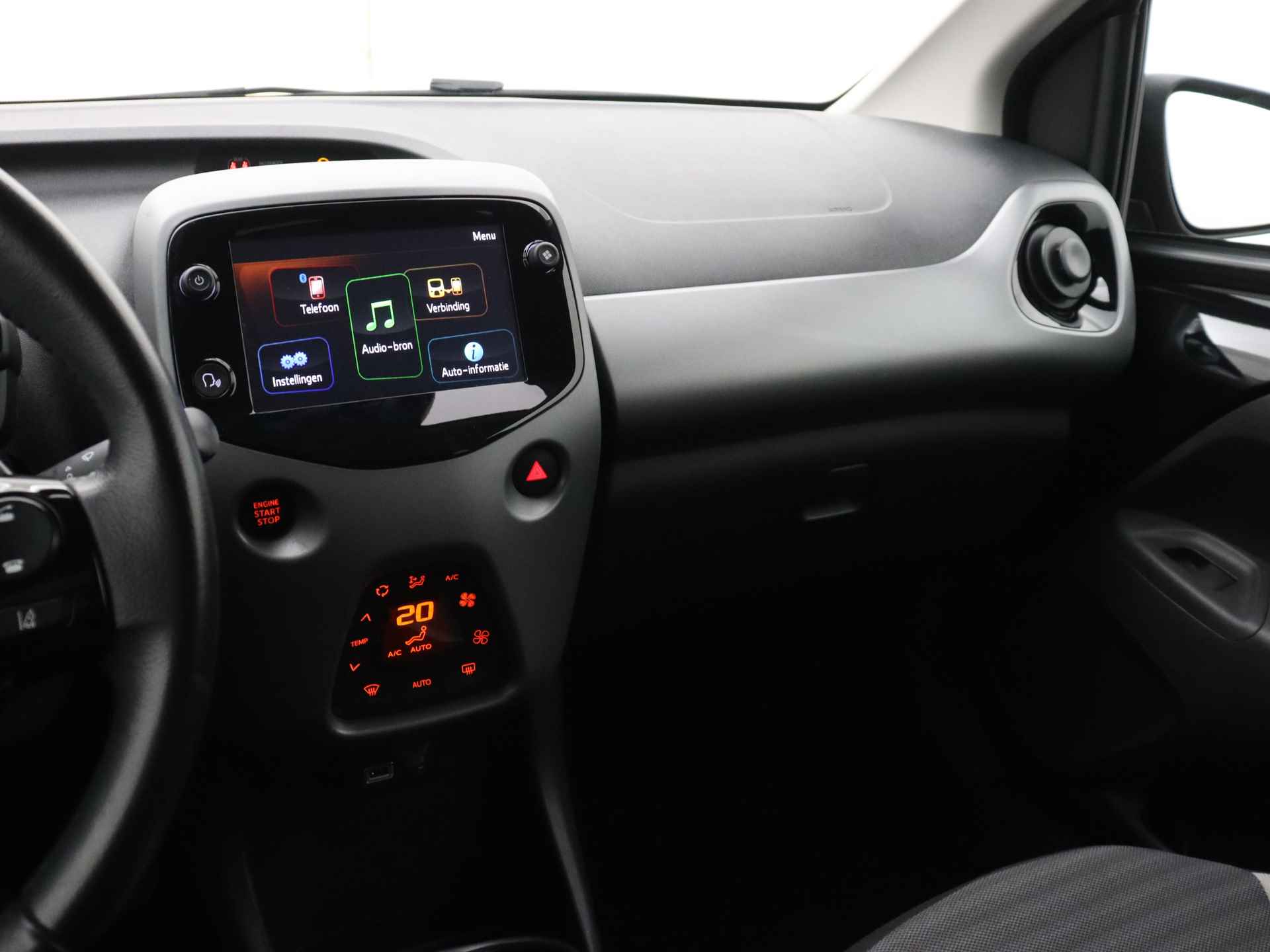 Toyota Aygo 1.0 X-cite Limited | Safety Sense | Parkeersensoren | Climate Control | Camera | Apple Carplay/Android Auto | - 8/42