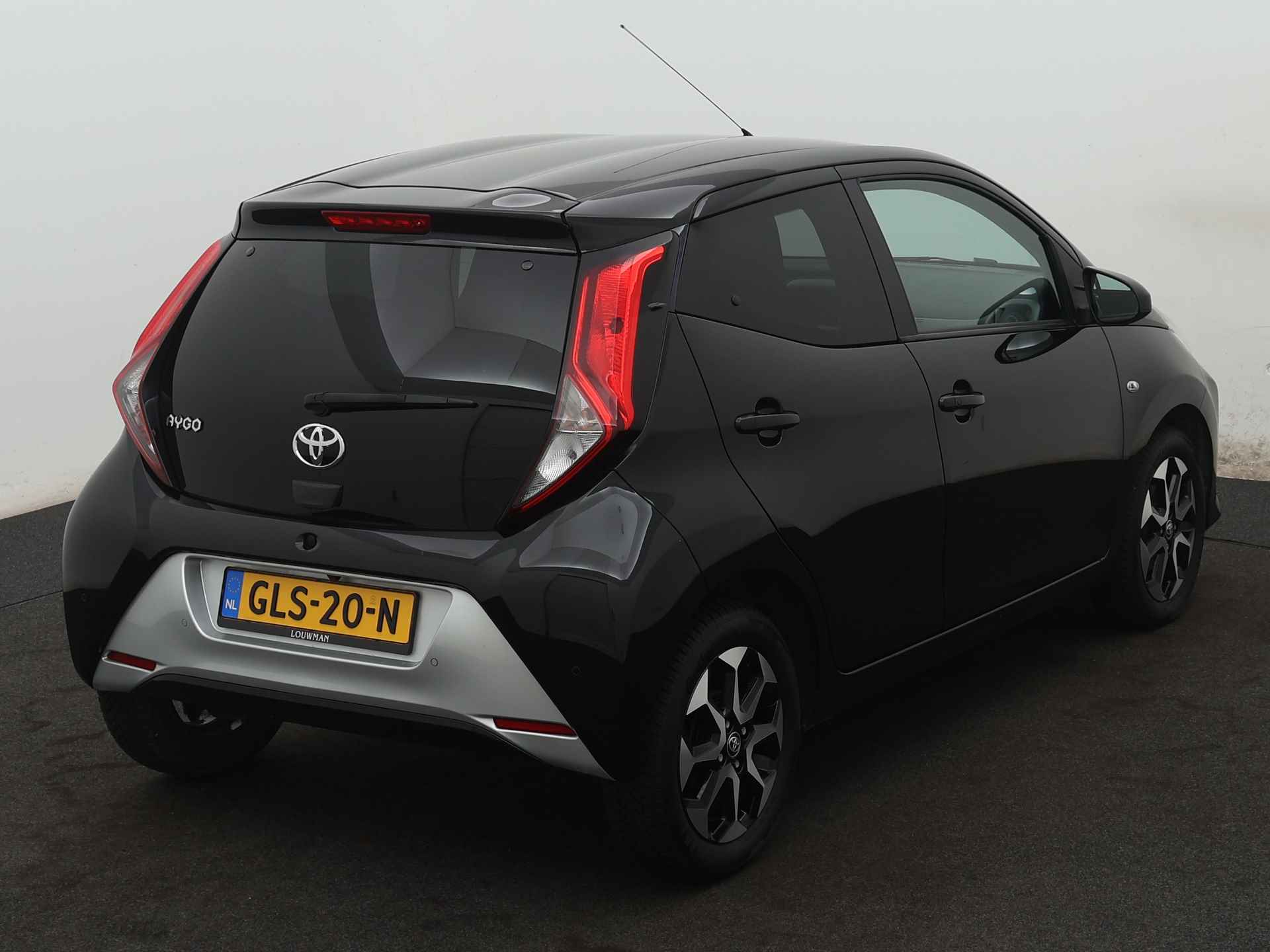 Toyota Aygo 1.0 X-cite Limited | Safety Sense | Parkeersensoren | Climate Control | Camera | Apple Carplay/Android Auto | - 18/42