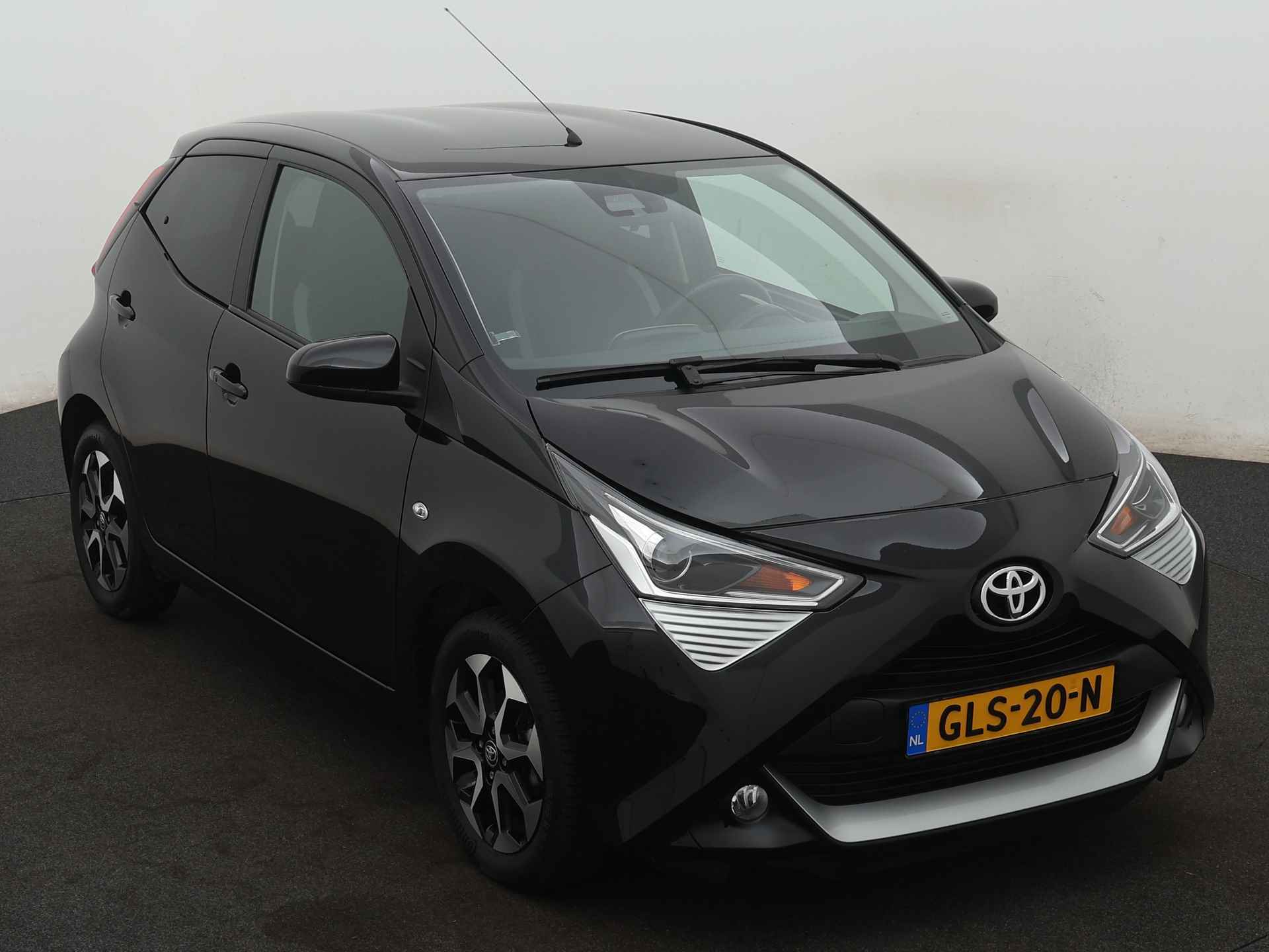 Toyota Aygo 1.0 X-cite Limited | Safety Sense | Parkeersensoren | Climate Control | Camera | Apple Carplay/Android Auto | - 28/42