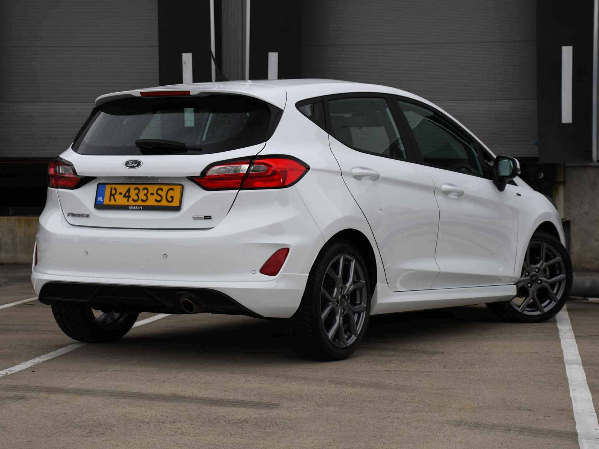 Ford Fiesta ST-Line 1.0 EcoBoost Hybrid 125pk CRUISE.C | DAB | PDC ACHTER | APPLE-CARPLAY | 17''LM | LED - 4/29