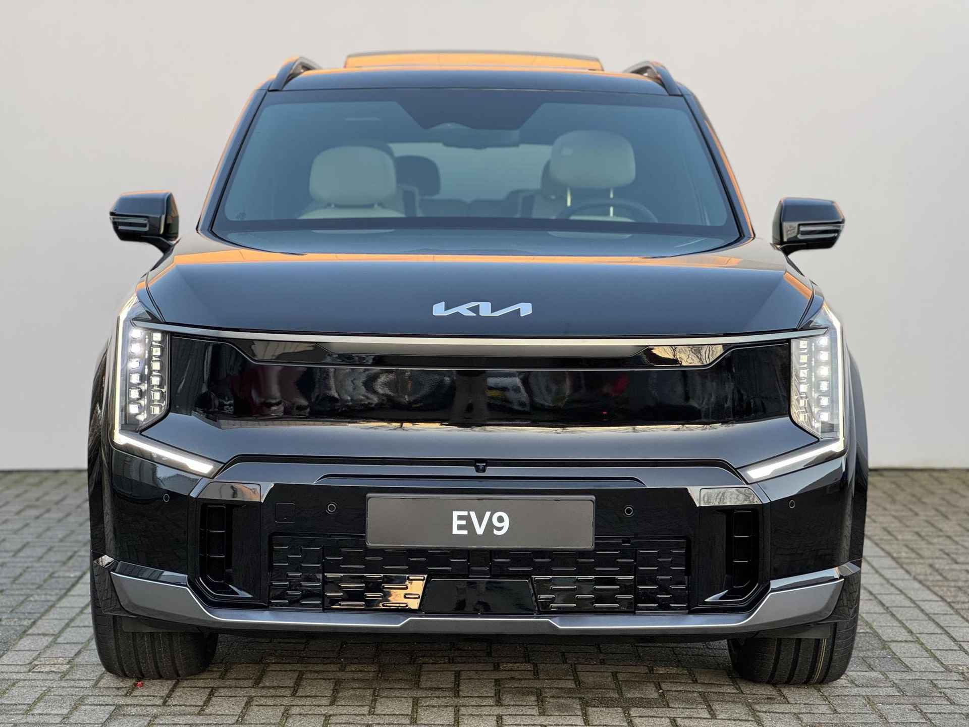 Kia EV9 Launch Edition GT-Line AWD 6p. 100 kWh | Beperkte voorraad beschikbaar! | Verkrijgbaar als 6 of 7-zits | 210 kW laadvermogen | 2500 kg toegestaan trekgewicht - 2/67