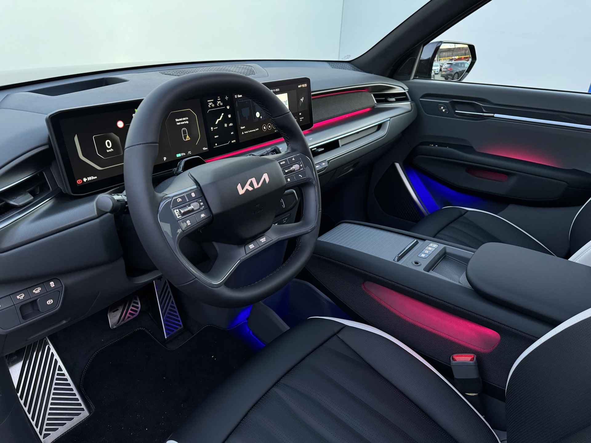 Kia EV9 Launch Edition GT-Line AWD 6p. 100 kWh | Beperkte voorraad beschikbaar! | Verkrijgbaar als 6 of 7-zits | 210 kW laadvermogen | 2500 kg toegestaan trekgewicht - 36/67