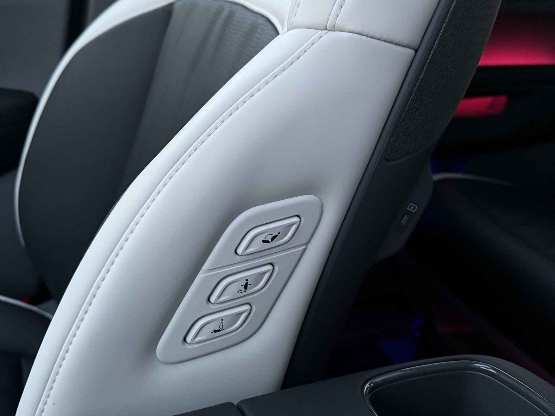 Kia EV9 Launch Edition GT-Line AWD 6p. 100 kWh | Beperkte voorraad beschikbaar! | Verkrijgbaar als 6 of 7-zits | 210 kW laadvermogen | 2500 kg toegestaan trekgewicht - 41/67