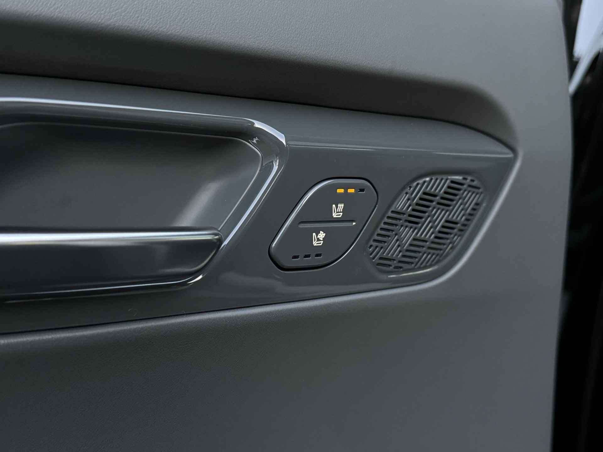 Kia EV9 Launch Edition GT-Line AWD 6p. 100 kWh | Beperkte voorraad beschikbaar! | Verkrijgbaar als 6 of 7-zits | 210 kW laadvermogen | 2500 kg toegestaan trekgewicht - 50/67