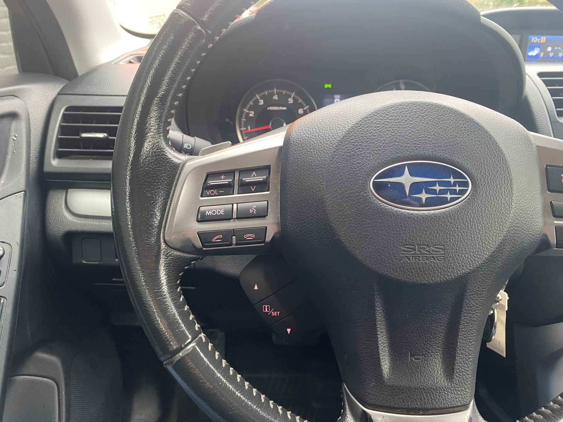 Subaru Forester 2.0 Luxury AWD AUT. | dealer onderhouden | trekhaak | cruise control | camera | hondenrek - 29/33