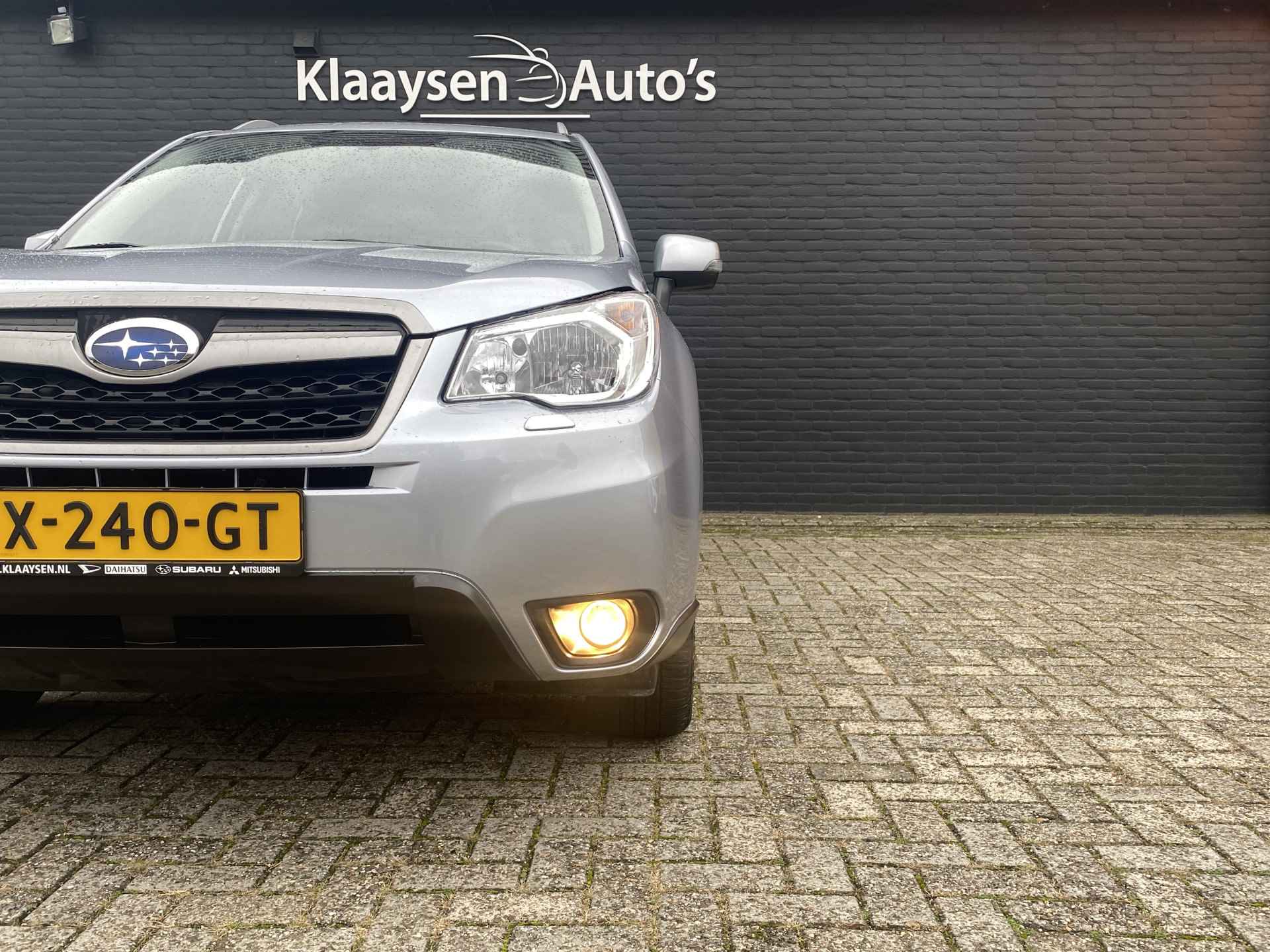 Subaru Forester 2.0 Luxury AWD AUT. | dealer onderhouden | trekhaak | cruise control | camera | hondenrek - 14/33