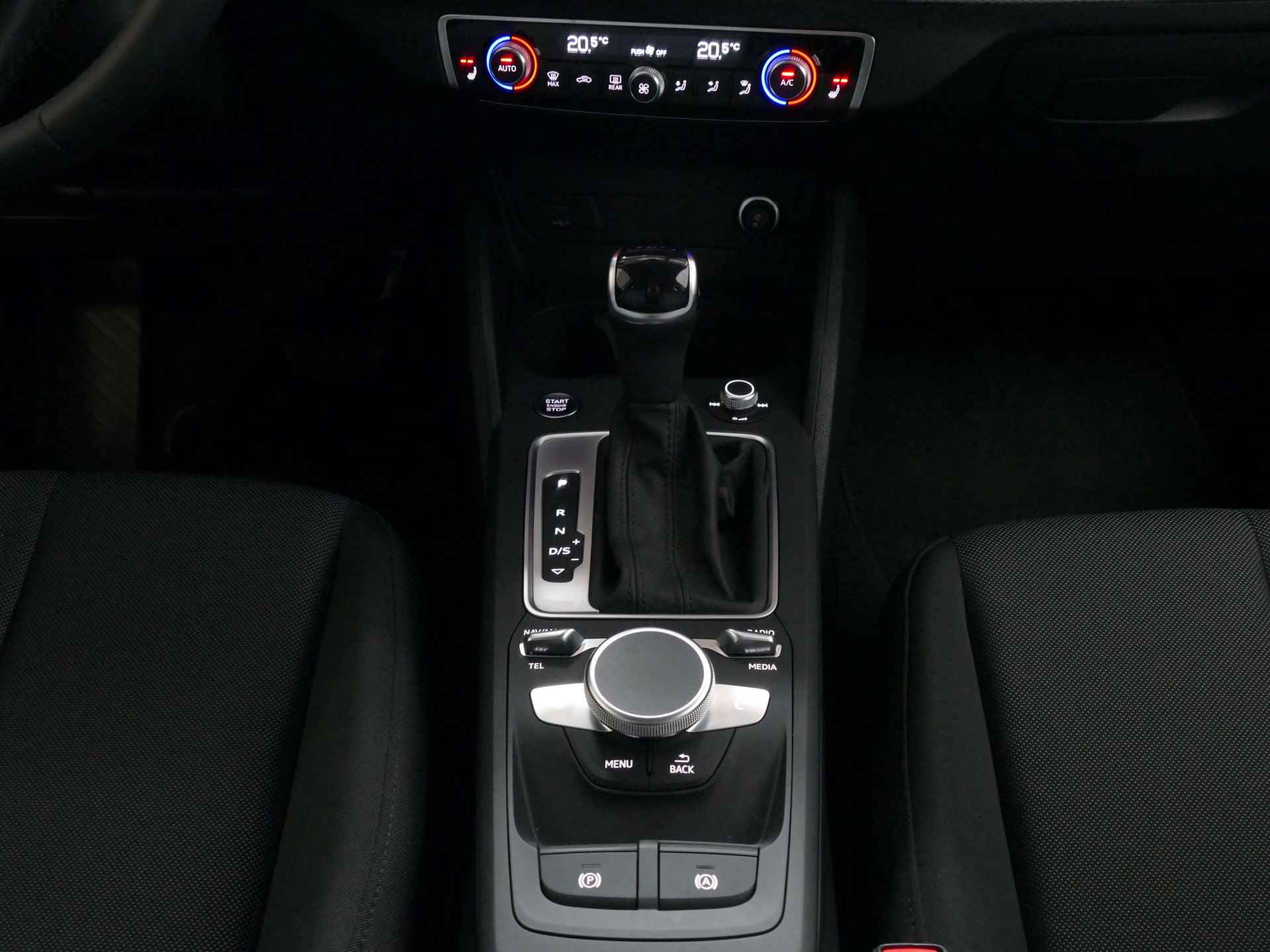 Audi Q2 35 TFSI 1.5 S EDITION 150PK VIR.COCKPIT CARPLAY NAVI CAMERA MATRIX LED STOELVERW. PDC ELEK.KLEP 01/2024 - 25/73