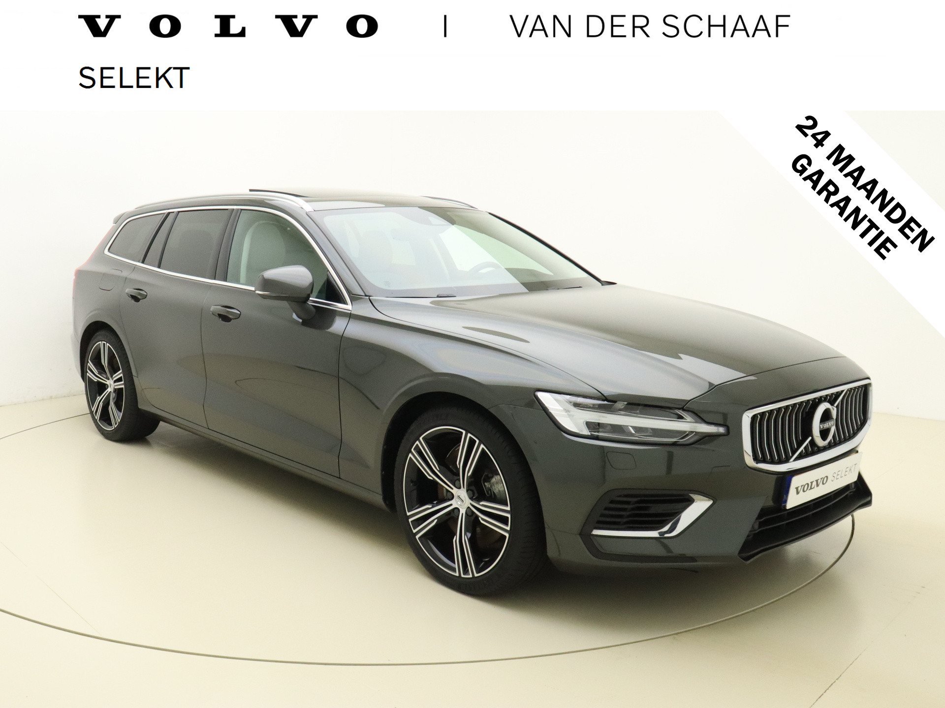 Volvo V60 T6 340pk Recharge AWD Inscription / Elektr. Stoelen / 19'' / Panoramadak / Trekhaak / Full-LED / PDC + Camera / ACC / Stoel + Stuurw. Verwarming / DAB / bij viaBOVAG.nl