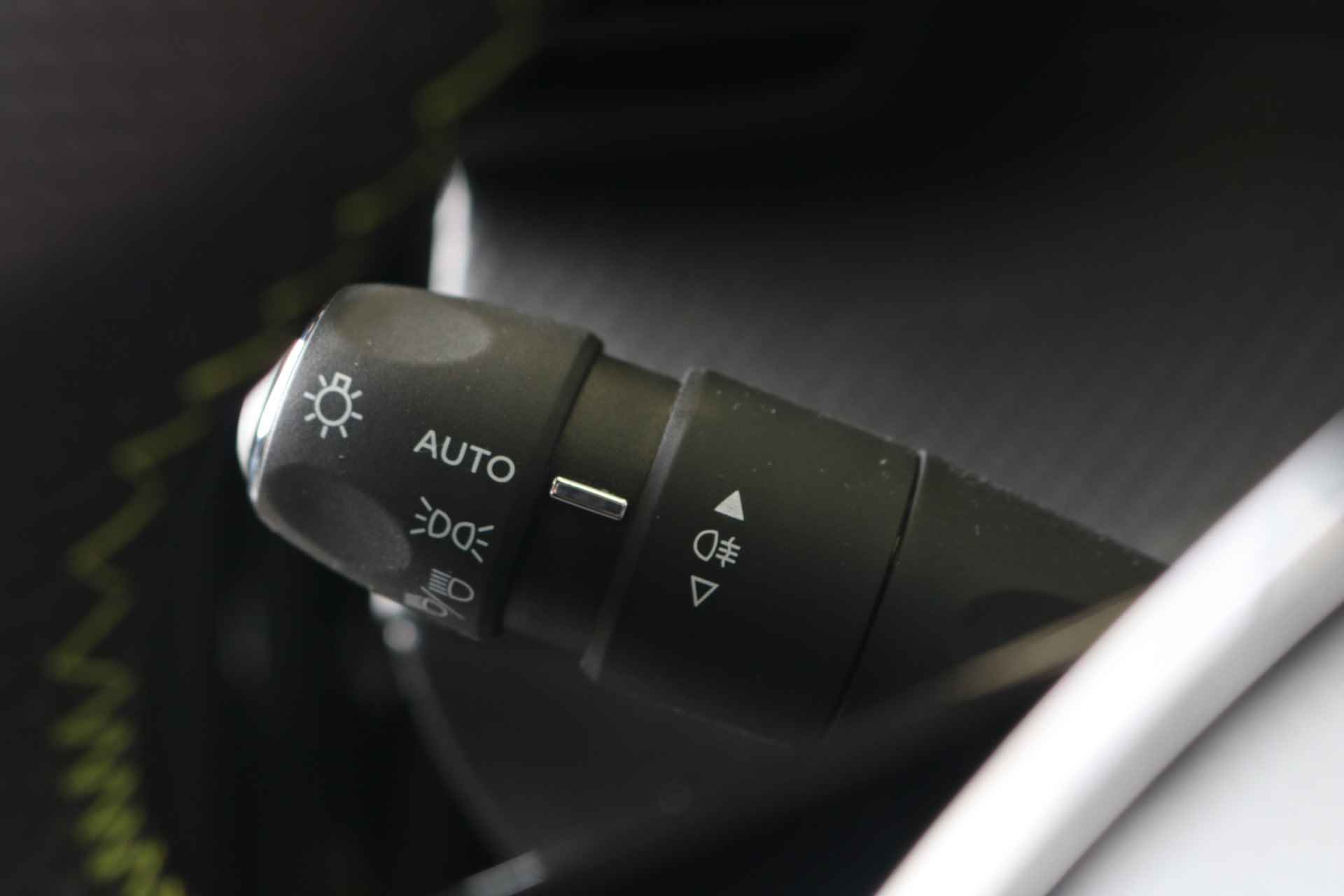 Peugeot e-2008 EV 50 kWh 136 pk GT | Navi | Camera | Adapt. cruise | Panodak | Leder/alcantara massage | Stoelverw. | - 26/56