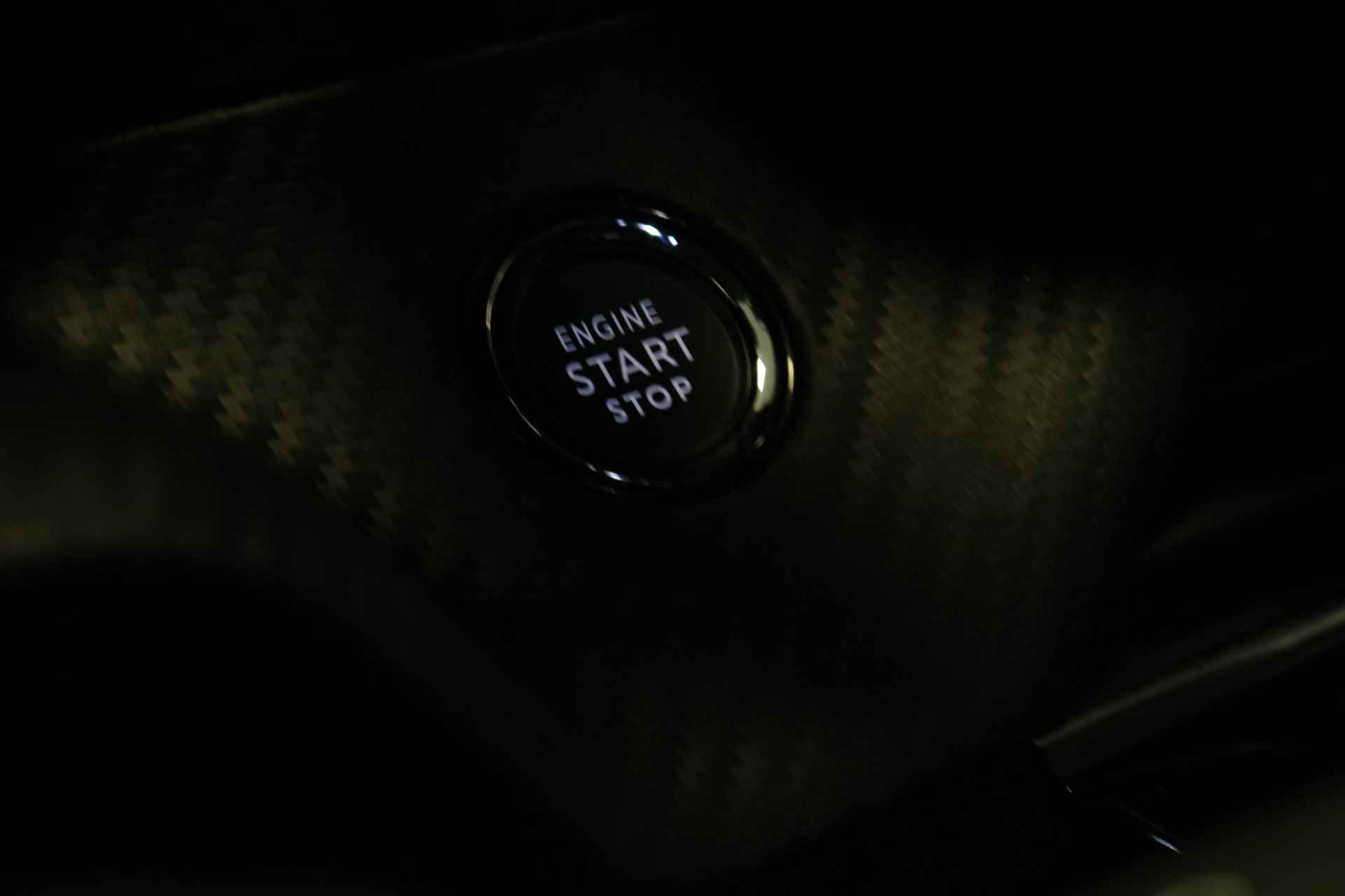 Peugeot e-2008 EV 50 kWh 136 pk GT | Navi | Camera | Adapt. cruise | Panodak | Leder/alcantara massage | Stoelverw. | - 32/56