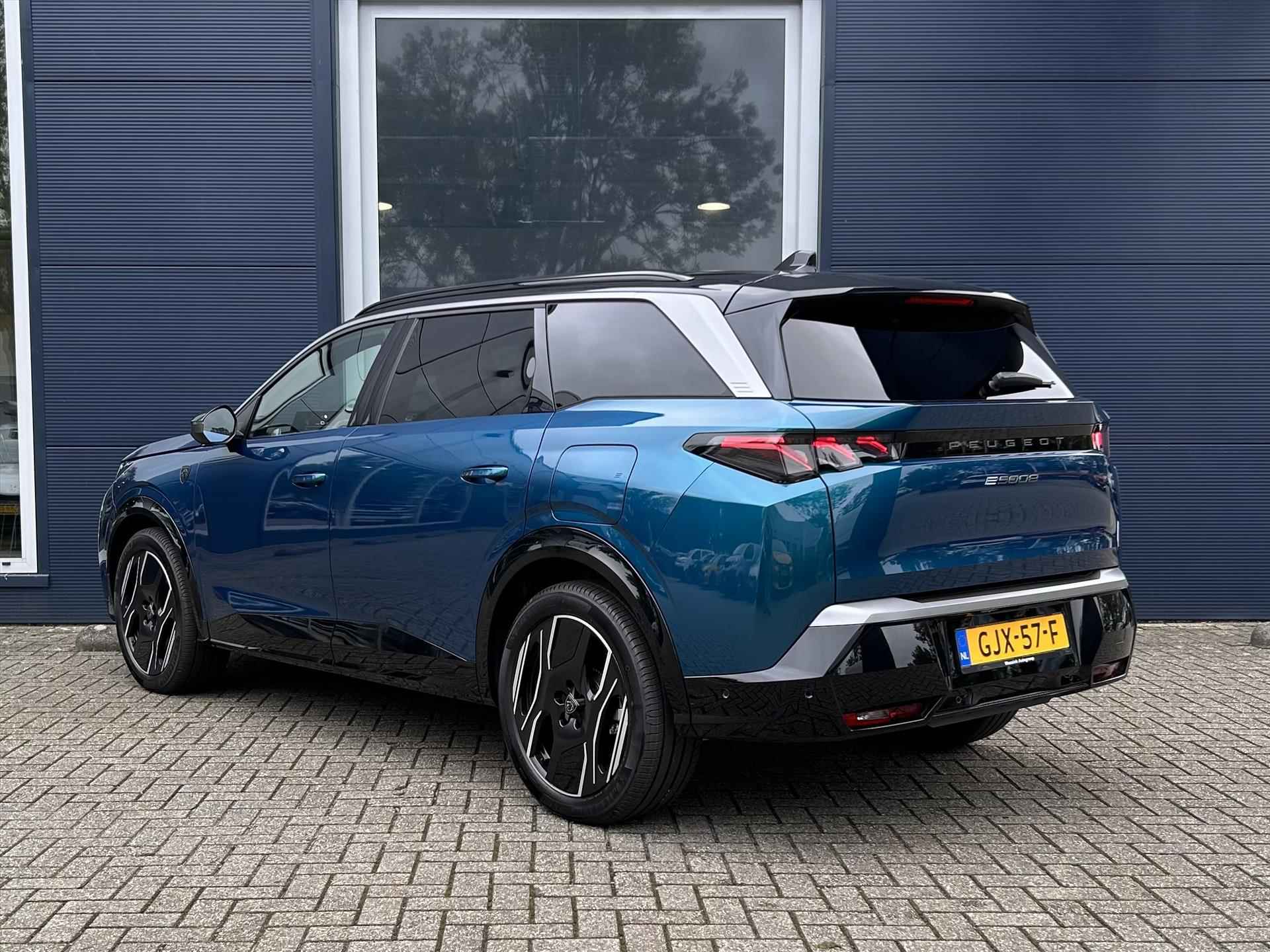 Peugeot 5008 New E | GT | Navigatie | Apple Carplay en Androidauto | Stoelverwarming | 7 persoons uitvoering | Airco | Alcantara stoelen | - 16/46