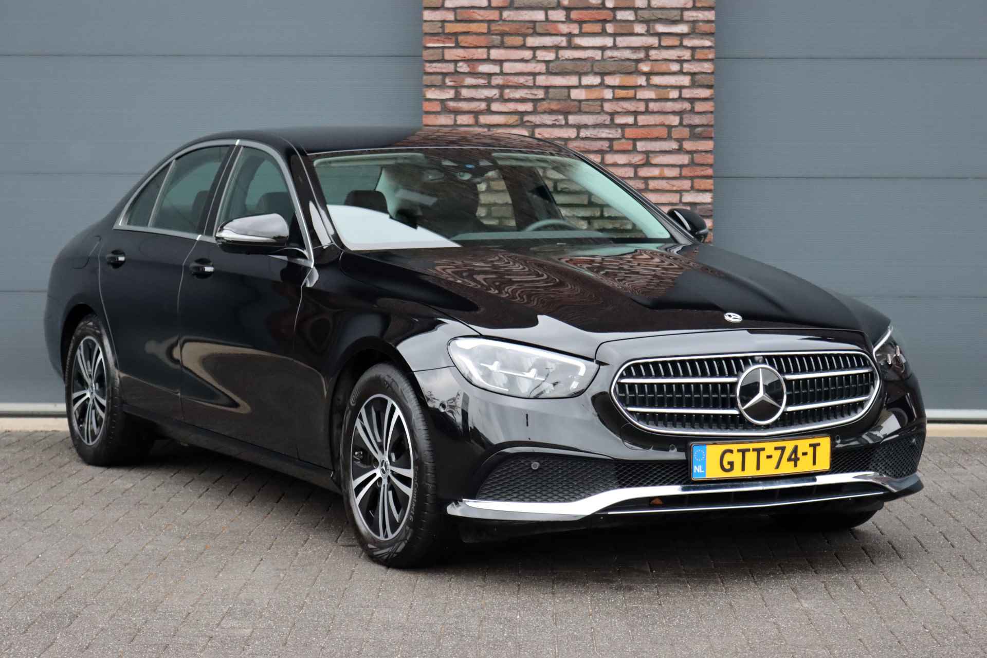 Mercedes-Benz E-Klasse 220 d 4MATIC Luxury Line Aut9 | Distronic+ | HUD | Augmented Reality | Sfeerverlichting | Surround Camera | Stoelverwarming | Rijassistentiepakket | - 4/39