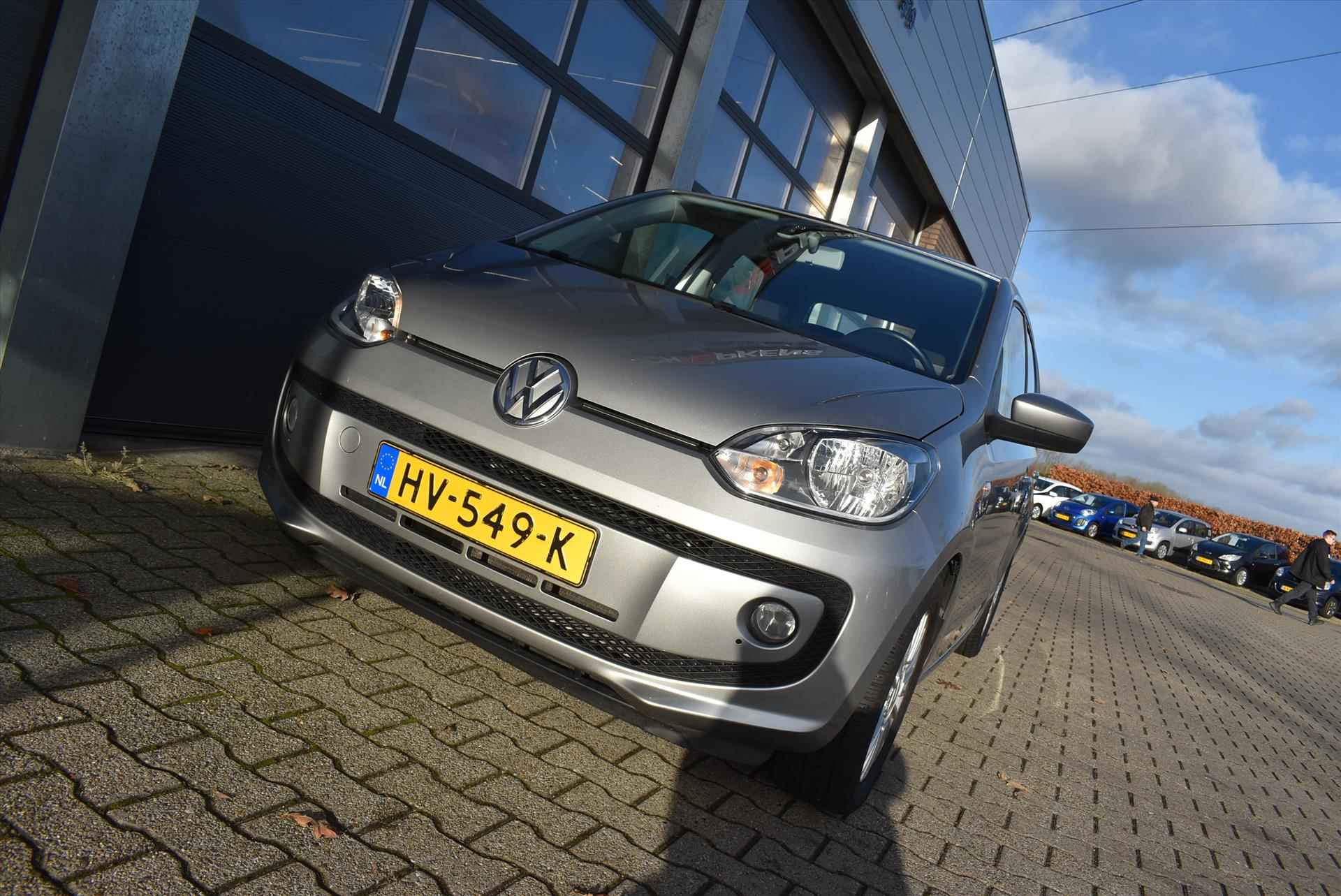 VOLKSWAGEN Up! 1.0 60pk High up! - 18/30