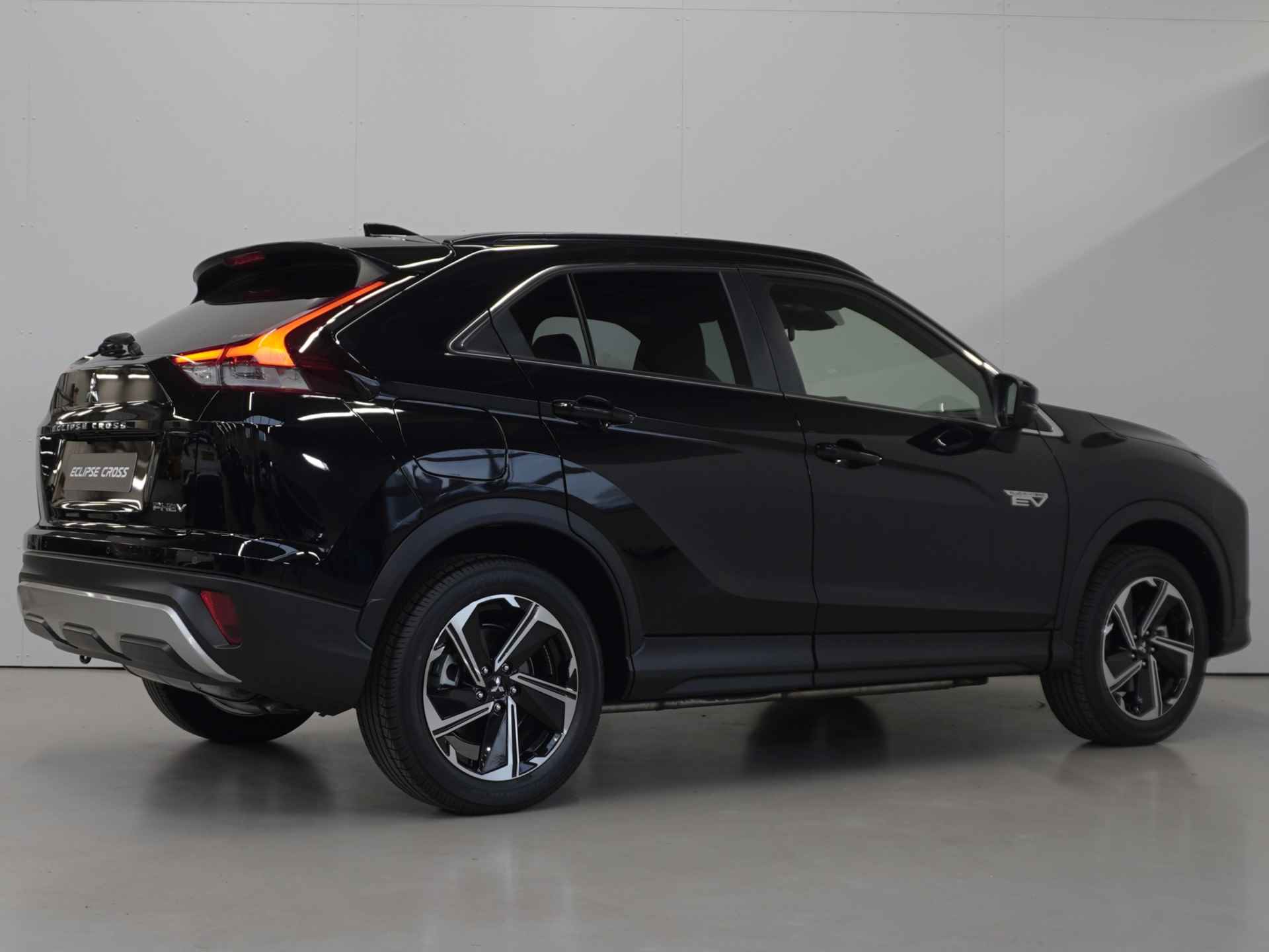 Mitsubishi Eclipse Cross 2.4 PHEV Intense+ | Tijdelijk van € 44.985 voor € 36.985 | Uit voorraad leverbaar | - 9/48