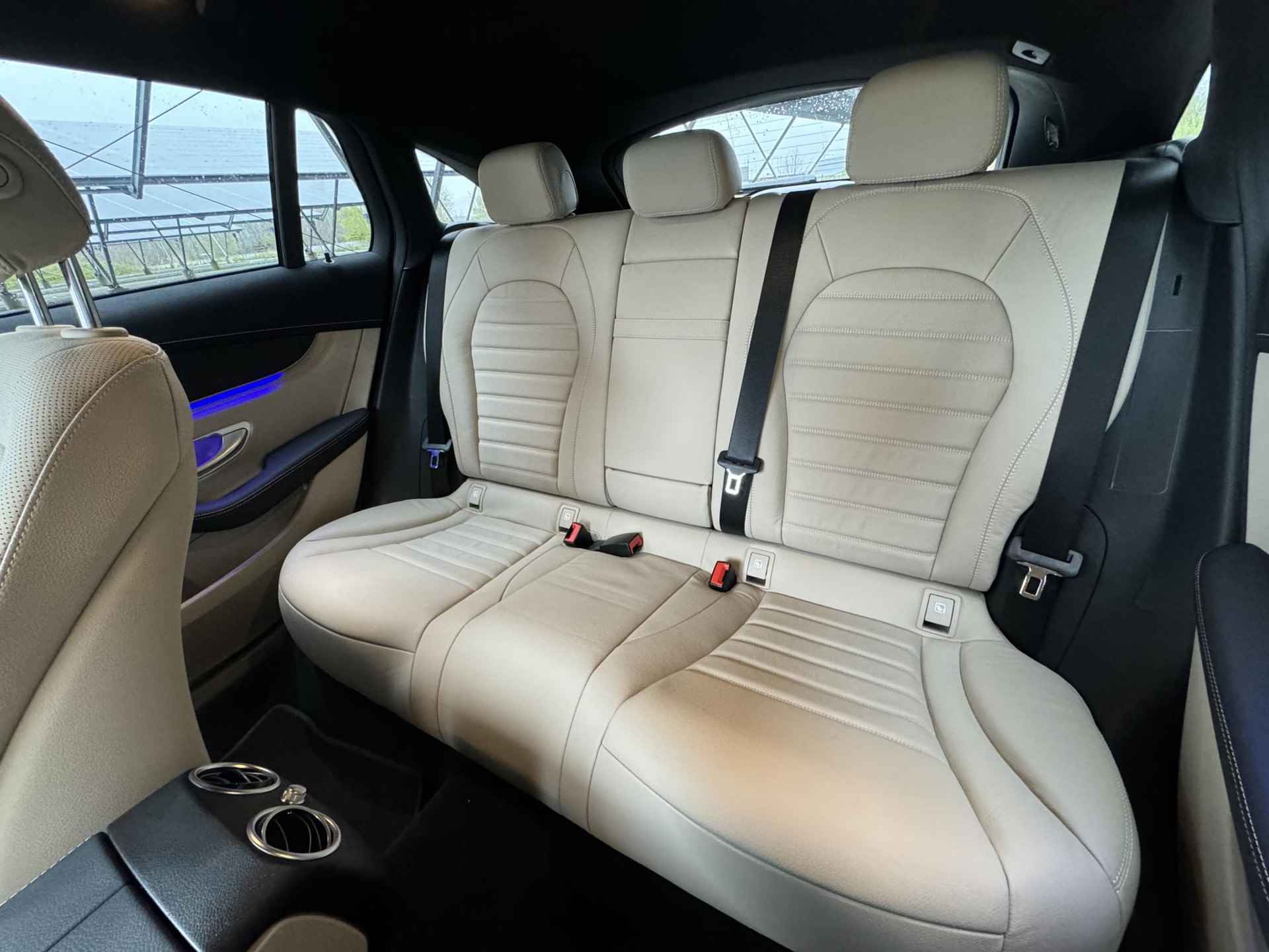 Mercedes-Benz EQC 400 4MATIC Luxury Line 80 kWh | Memory stoelen | Stoelverwarming/ventilatie | 360 camera | Sfeerverlichting | Stuurverwarming | Rijassistentiepakket+ | - 12/36